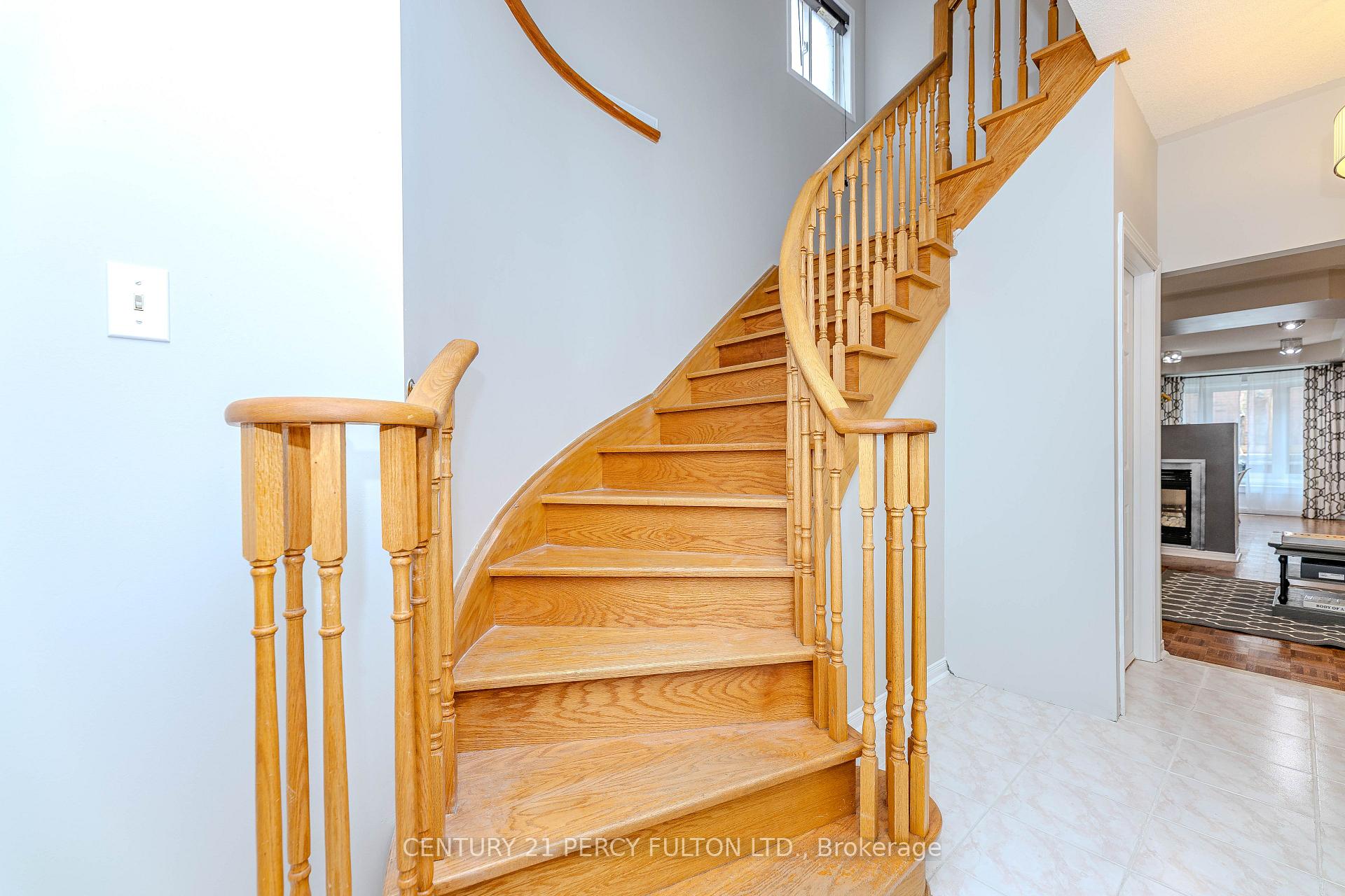 Photo 24 of 137 Blue Willow Drive, Vaughan, East Woodbridge — HOMEH