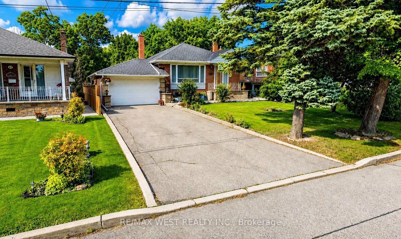 Photo 11 of 65 Ridge Point Crescent, North York, Brookhaven-Amesbury — HOMEH