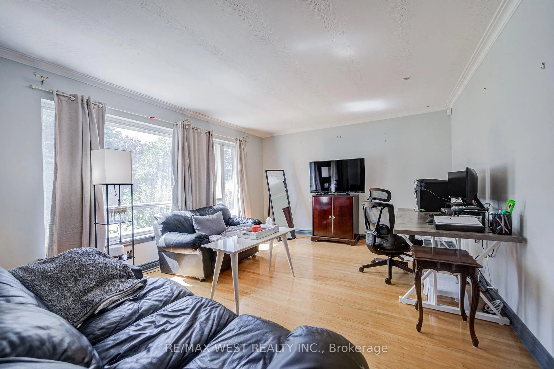 Photo 20 of 65 Ridge Point Crescent, North York, Brookhaven-Amesbury — HOMEH