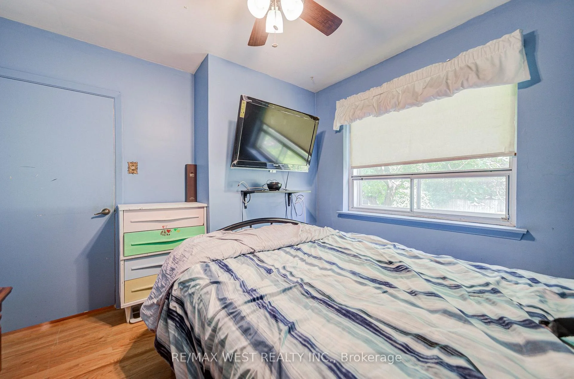 Photo 39 of 65 Ridge Point Crescent, North York, Brookhaven-Amesbury — HOMEH