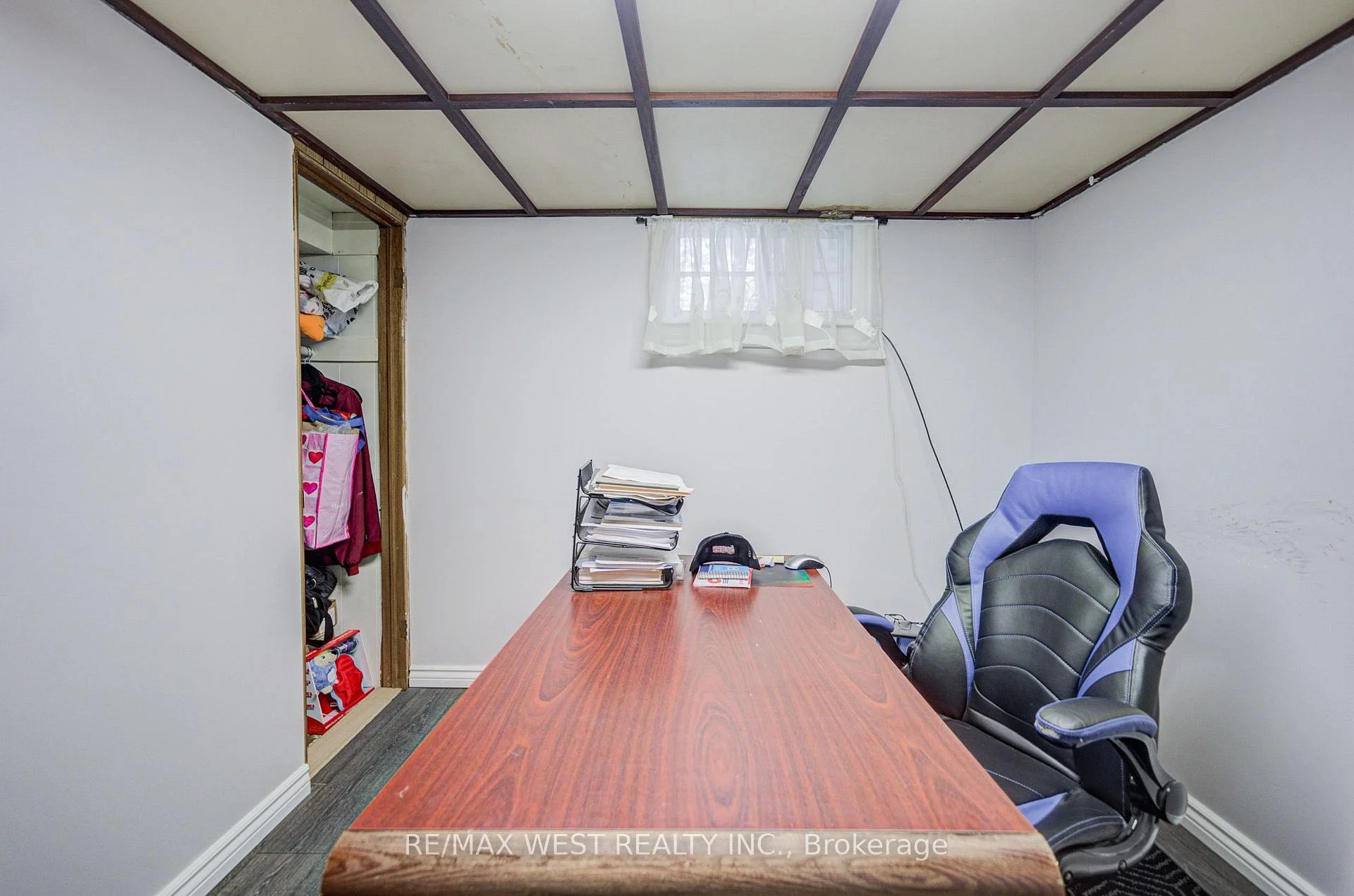 Photo 43 of 65 Ridge Point Crescent, North York, Brookhaven-Amesbury — HOMEH