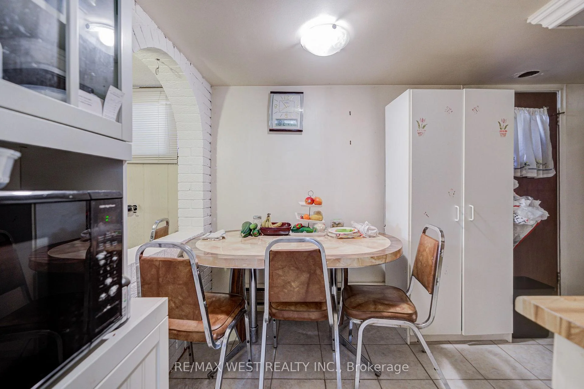 Photo 47 of 65 Ridge Point Crescent, North York, Brookhaven-Amesbury — HOMEH