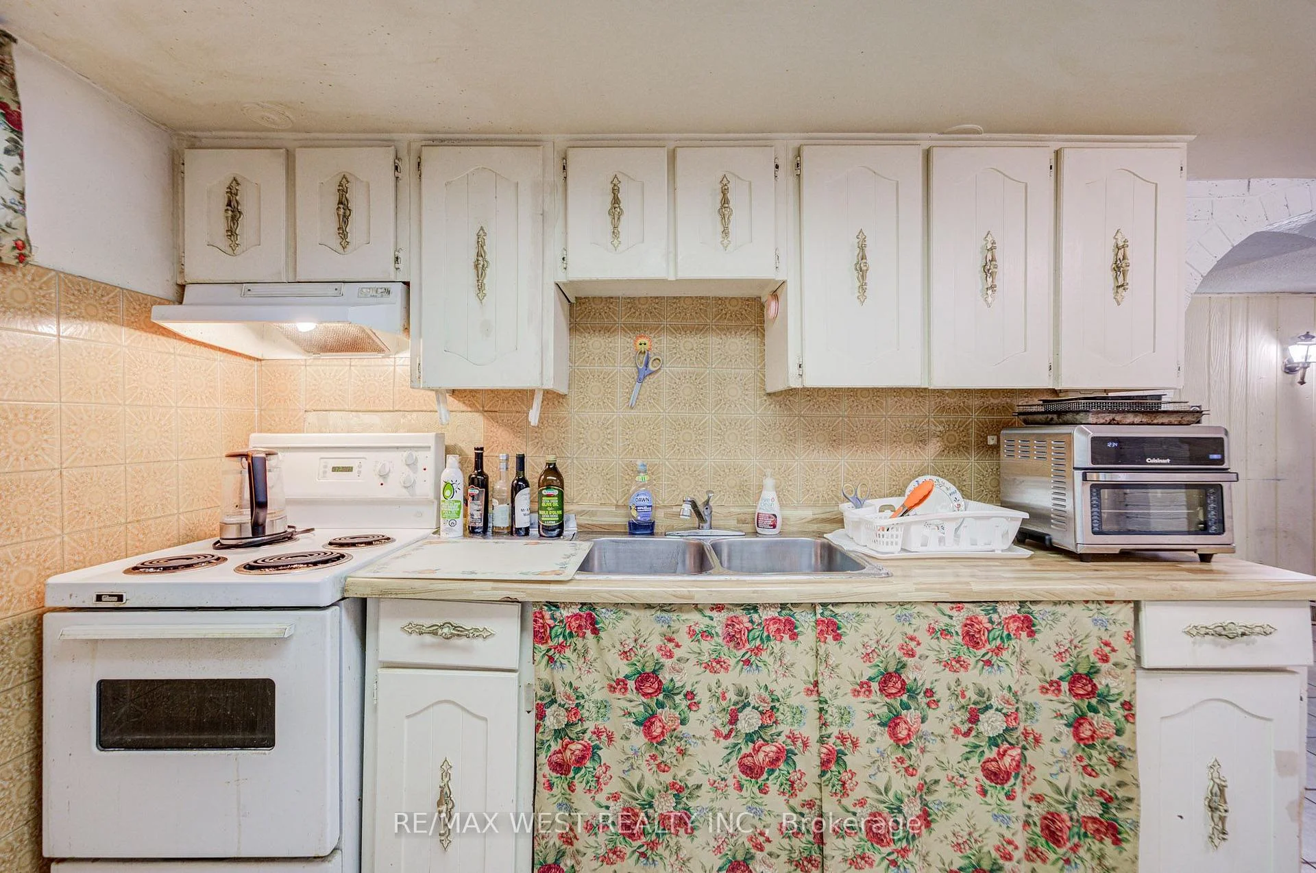 Photo 49 of 65 Ridge Point Crescent, North York, Brookhaven-Amesbury — HOMEH
