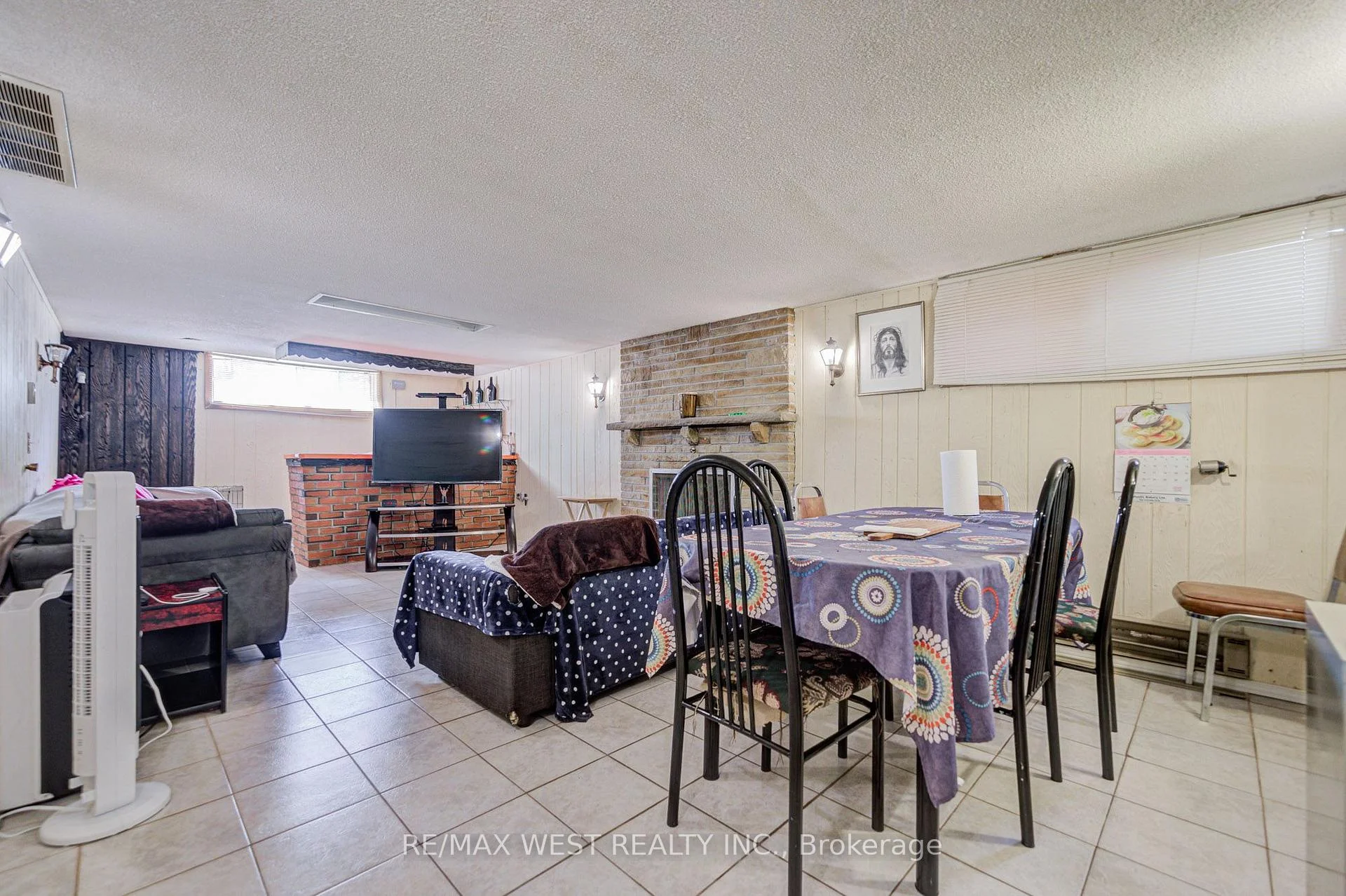 Photo 51 of 65 Ridge Point Crescent, North York, Brookhaven-Amesbury — HOMEH