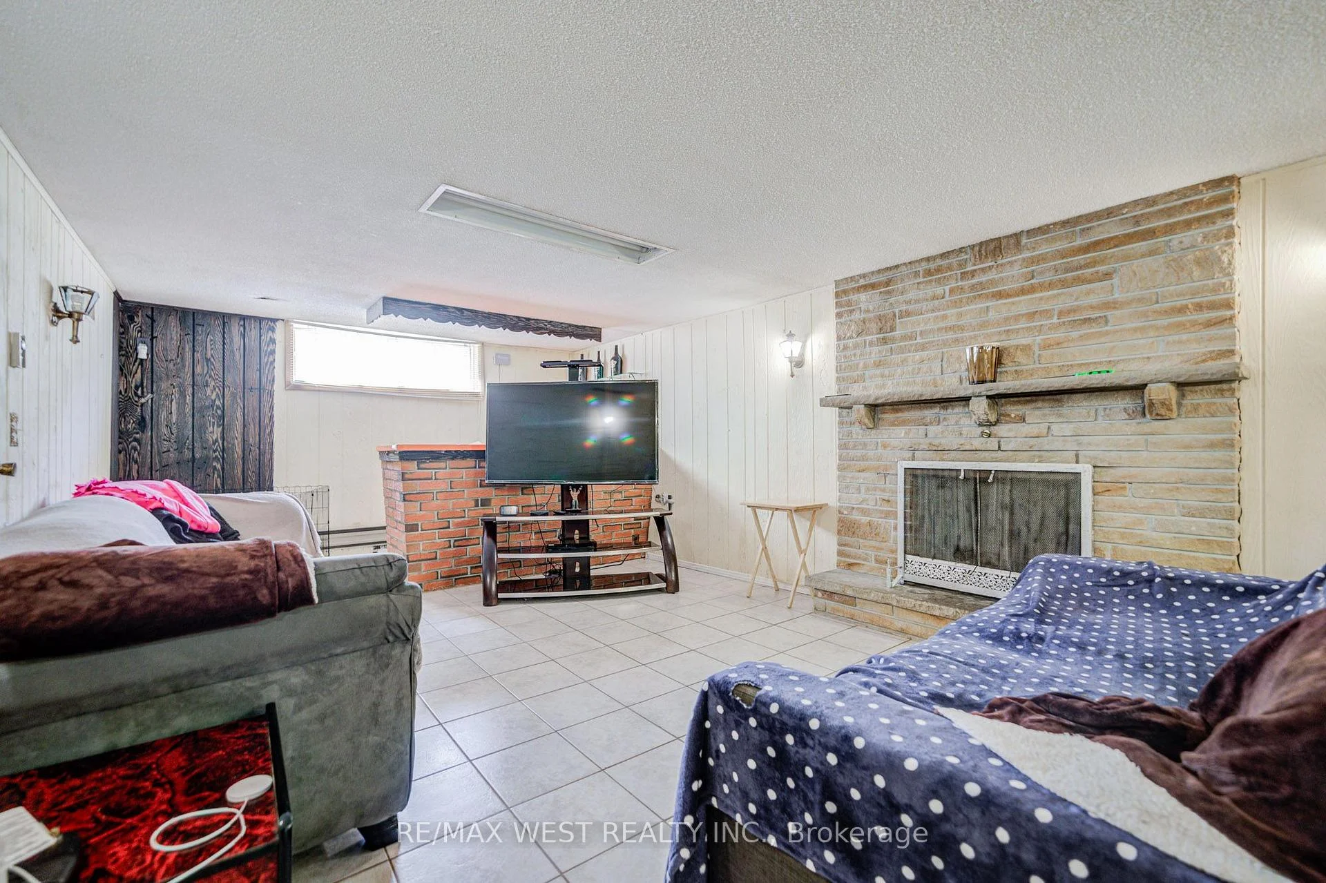 Photo 53 of 65 Ridge Point Crescent, North York, Brookhaven-Amesbury — HOMEH
