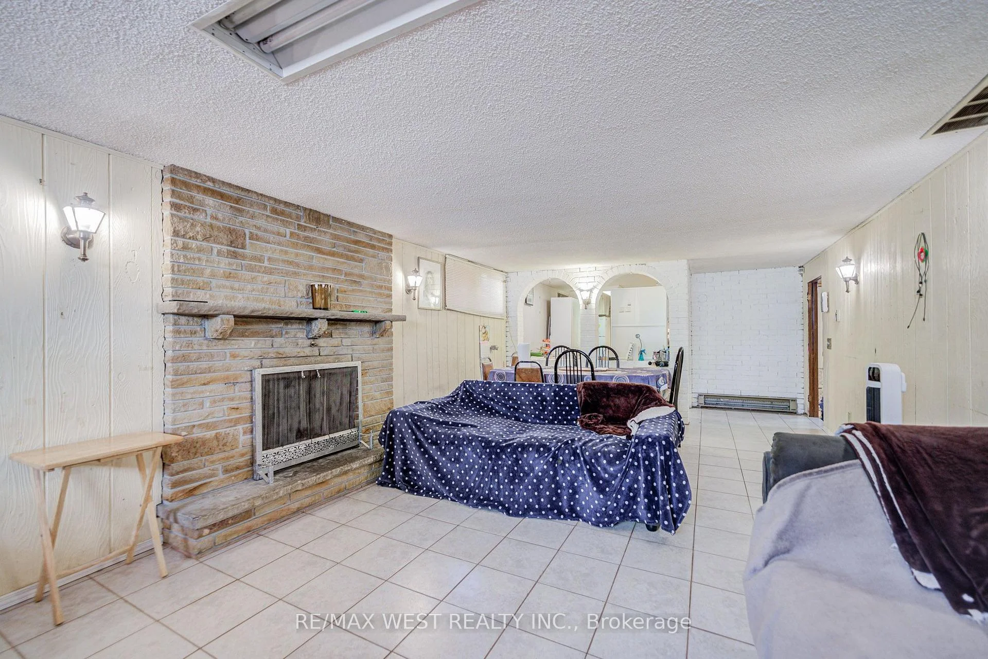 Photo 55 of 65 Ridge Point Crescent, North York, Brookhaven-Amesbury — HOMEH