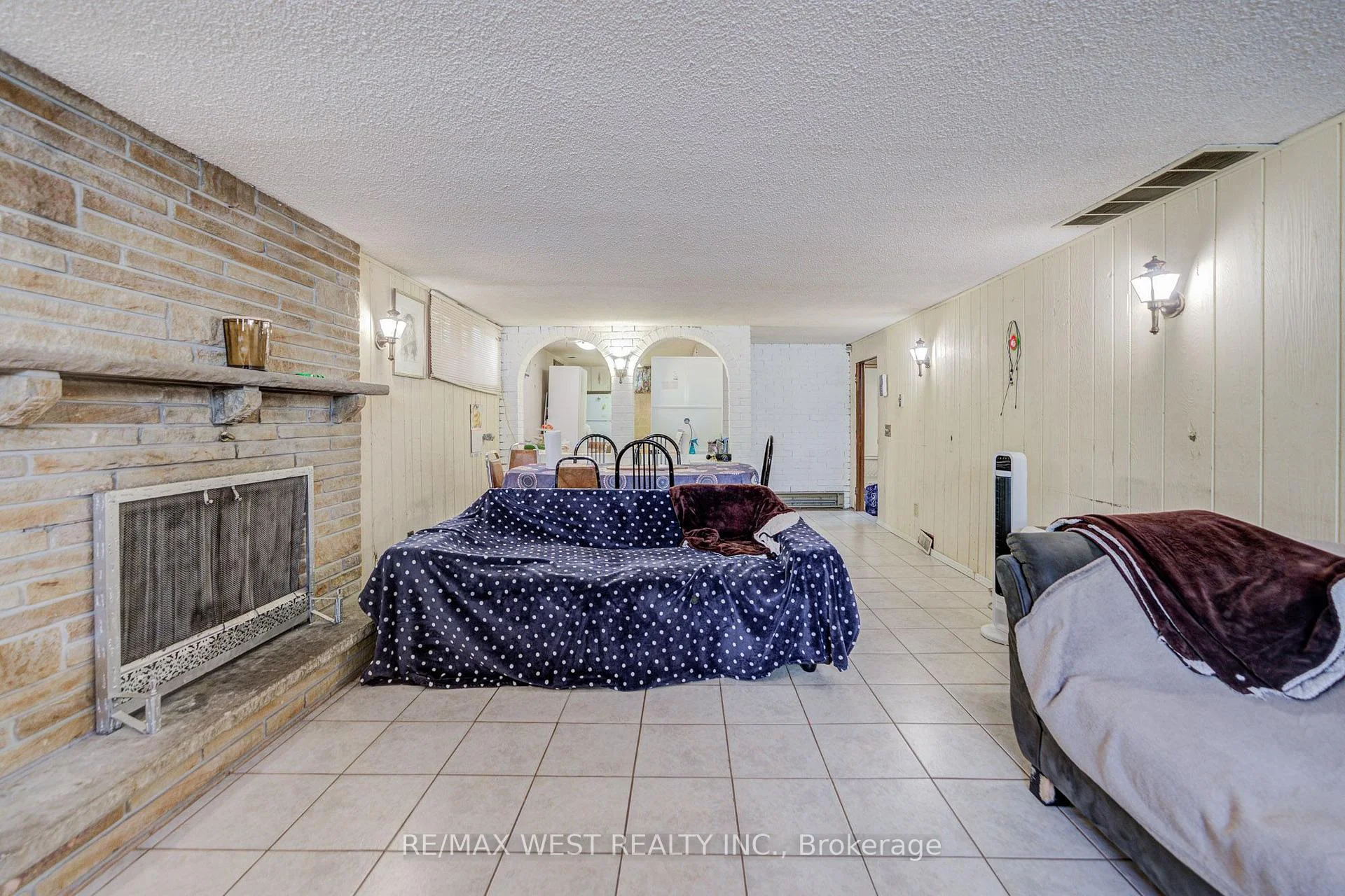 Photo 56 of 65 Ridge Point Crescent, North York, Brookhaven-Amesbury — HOMEH