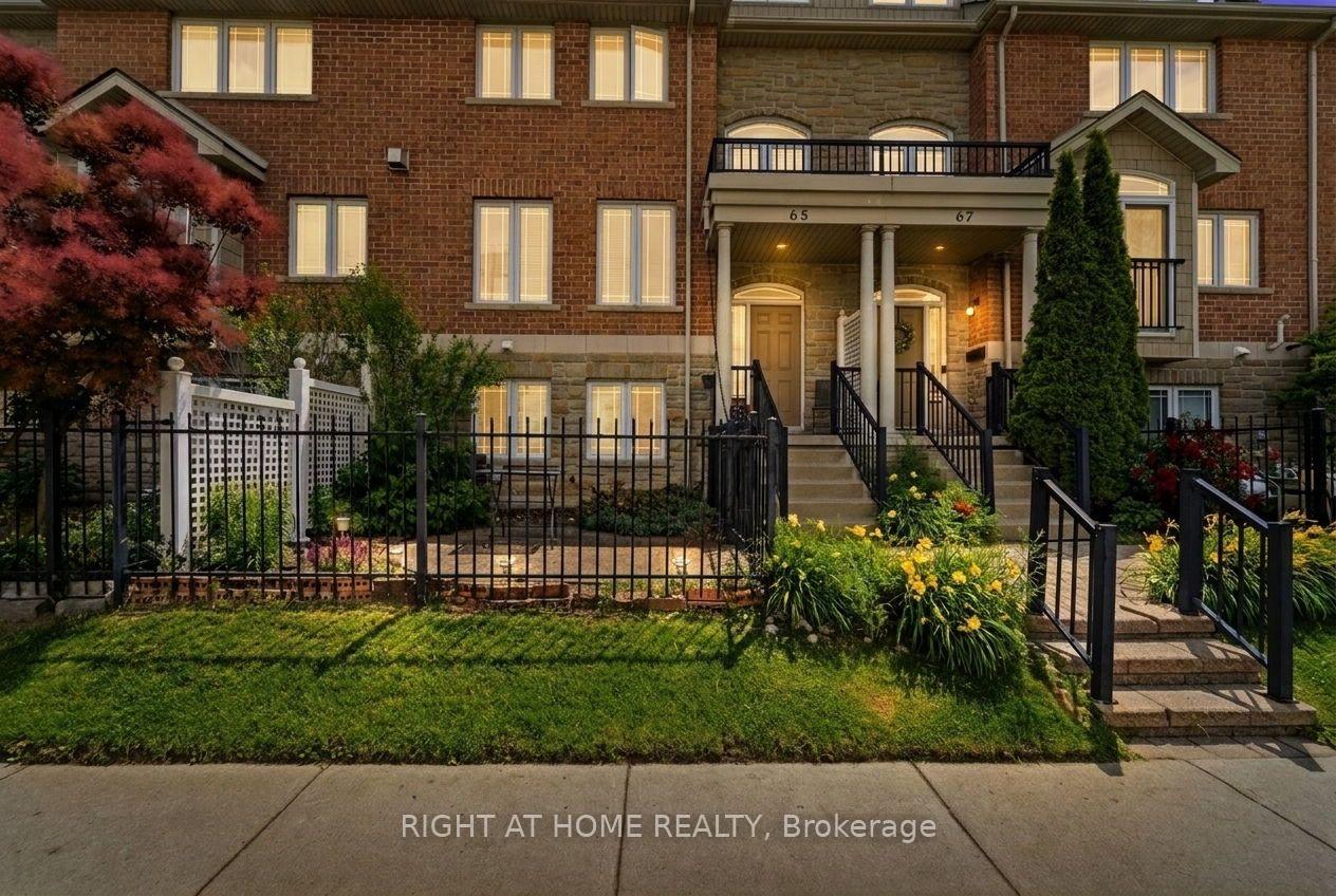 Photo 2 of 65 Wellington South, Cambridge, East Galt — HOMEH