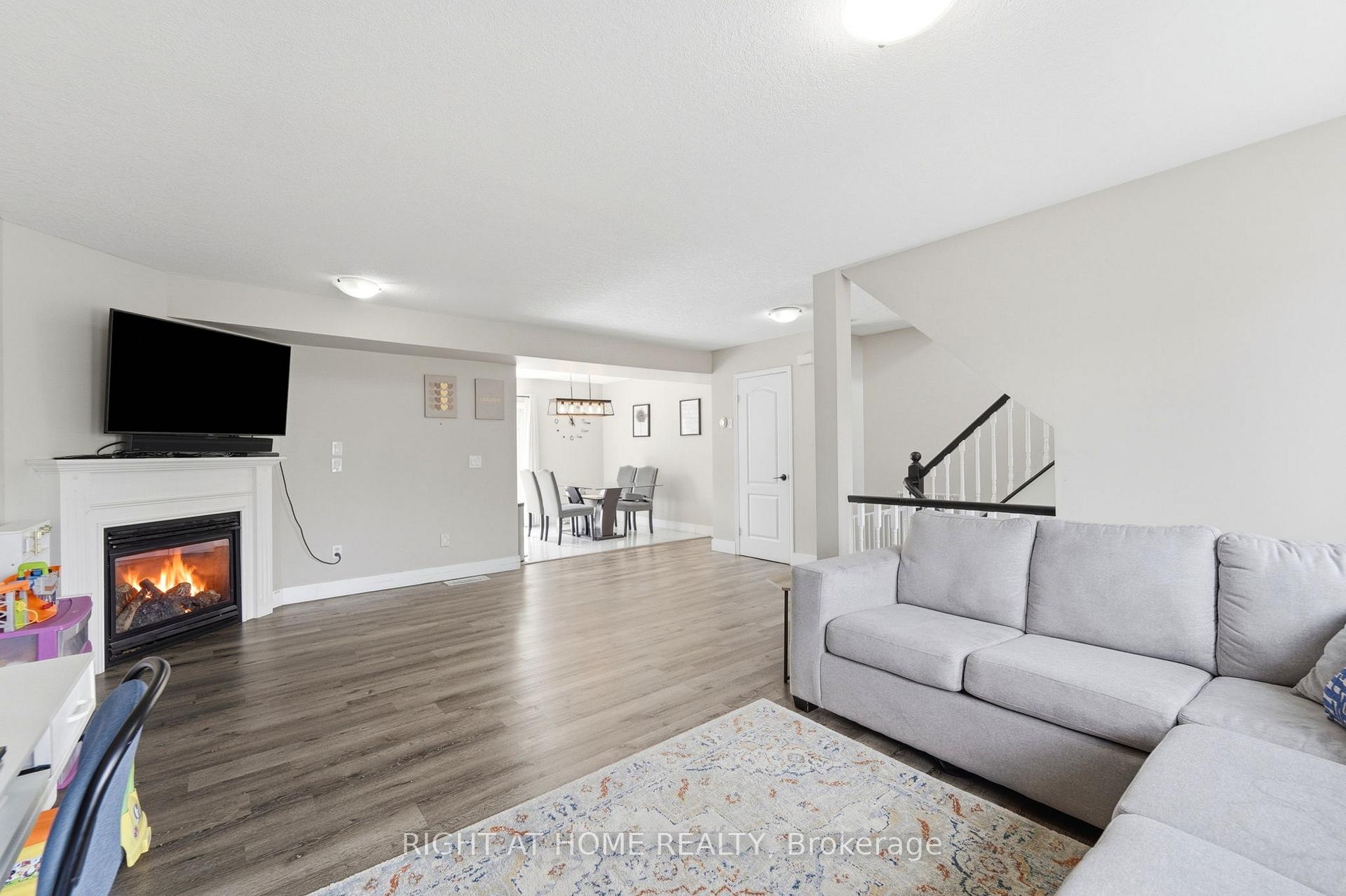 Photo 5 of 65 Wellington South, Cambridge, East Galt — HOMEH