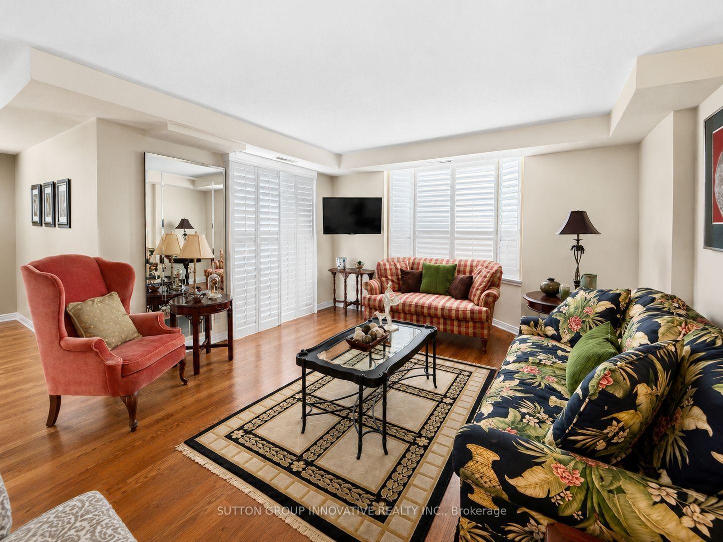 Photo 6 of Unit 507, 8 Village Green Boulevard, Hamilton, Stoney Creek — HOMEH