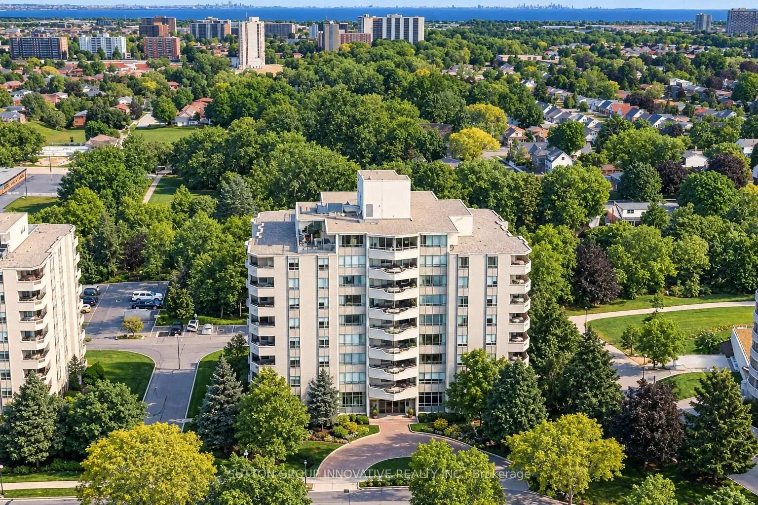 Photo 14 of Unit 507, 8 Village Green Boulevard, Hamilton, Stoney Creek — HOMEH