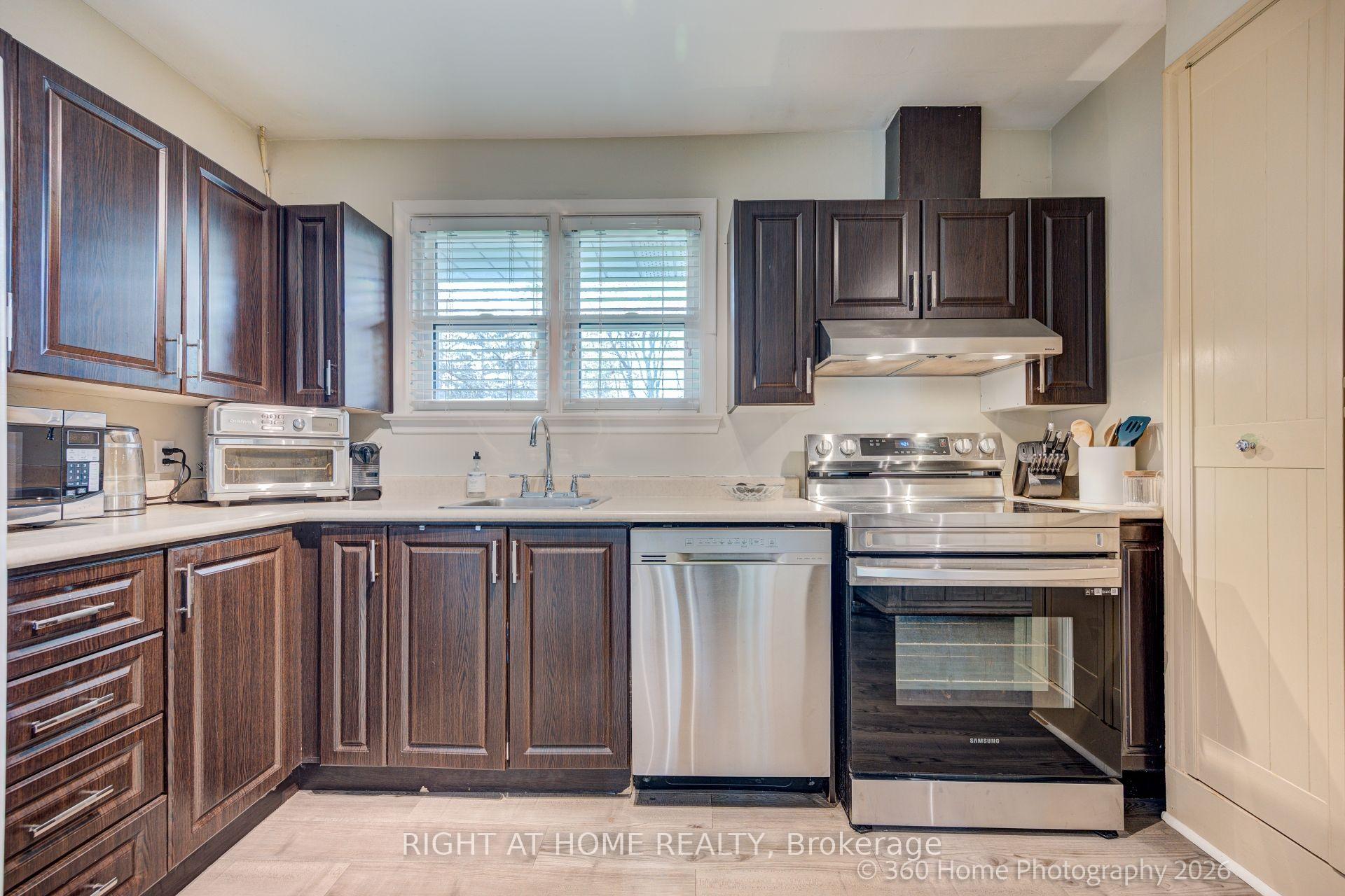 Photo 12 of 1493 Constance Drive, Oakville, Morrison — HOMEH