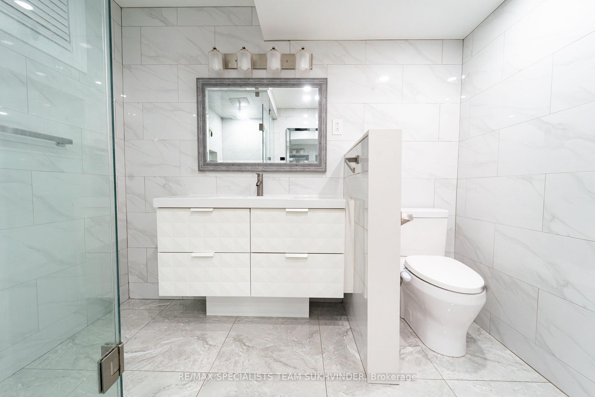 Photo 8 of 128 Embassy Drive, Vaughan, East Woodbridge — HOMEH