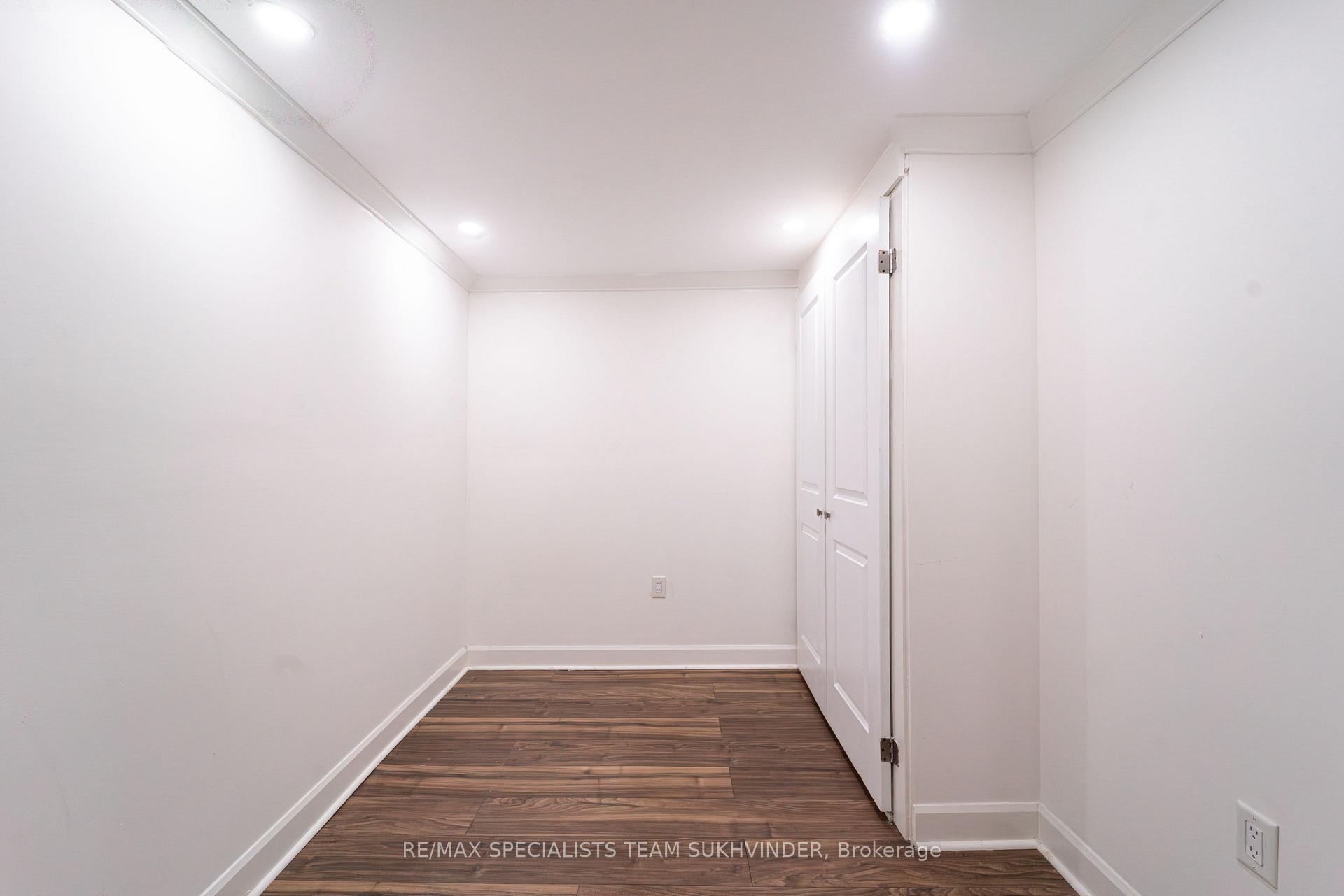 Photo 9 of 128 Embassy Drive, Vaughan, East Woodbridge — HOMEH