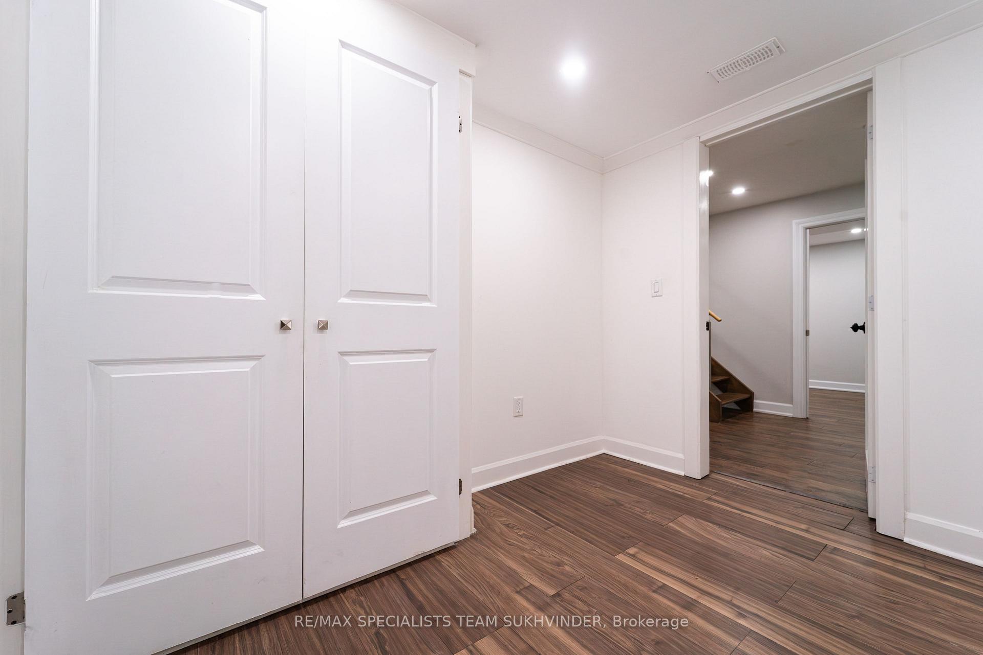 Photo 10 of 128 Embassy Drive, Vaughan, East Woodbridge — HOMEH