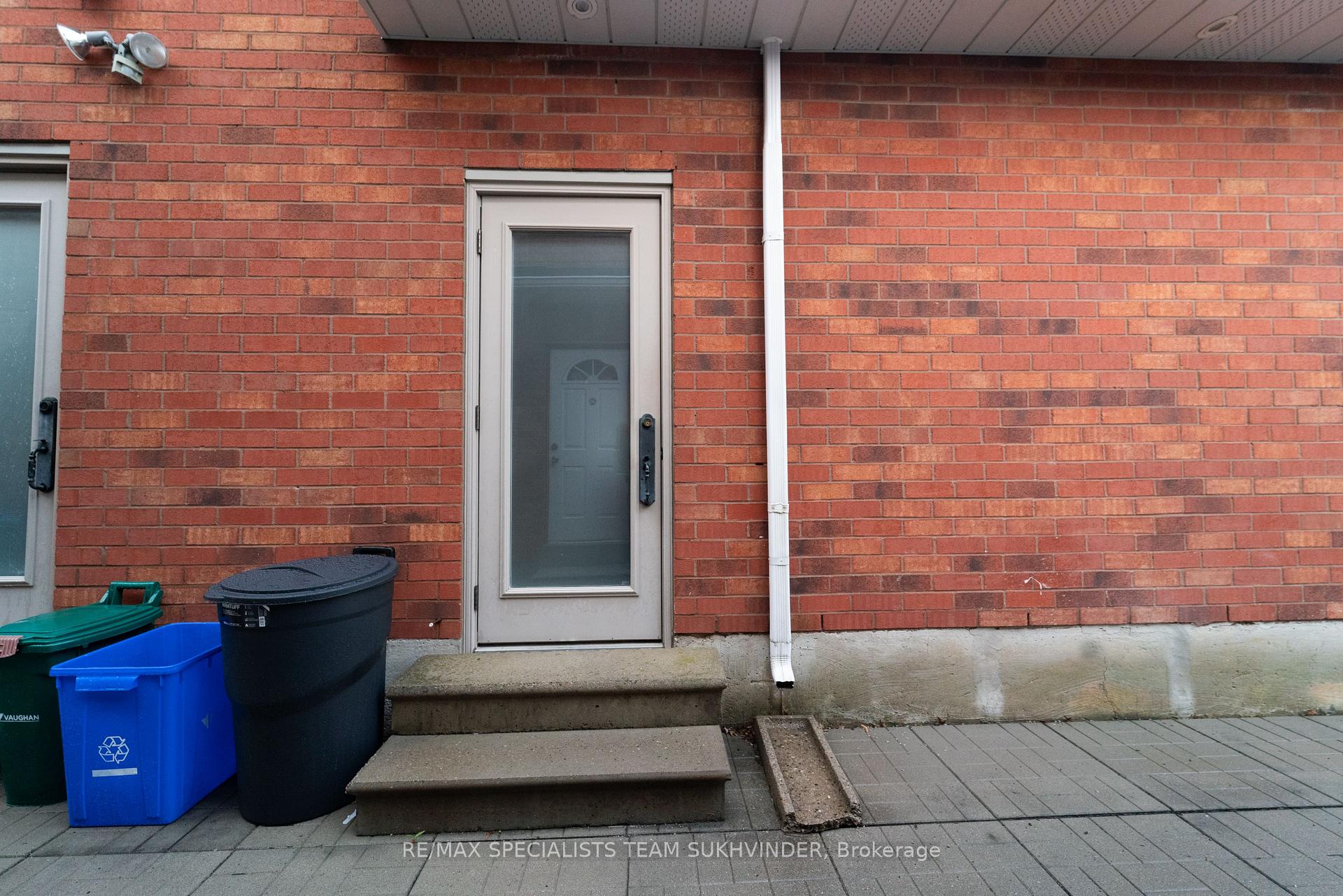 Photo 16 of 128 Embassy Drive, Vaughan, East Woodbridge — HOMEH