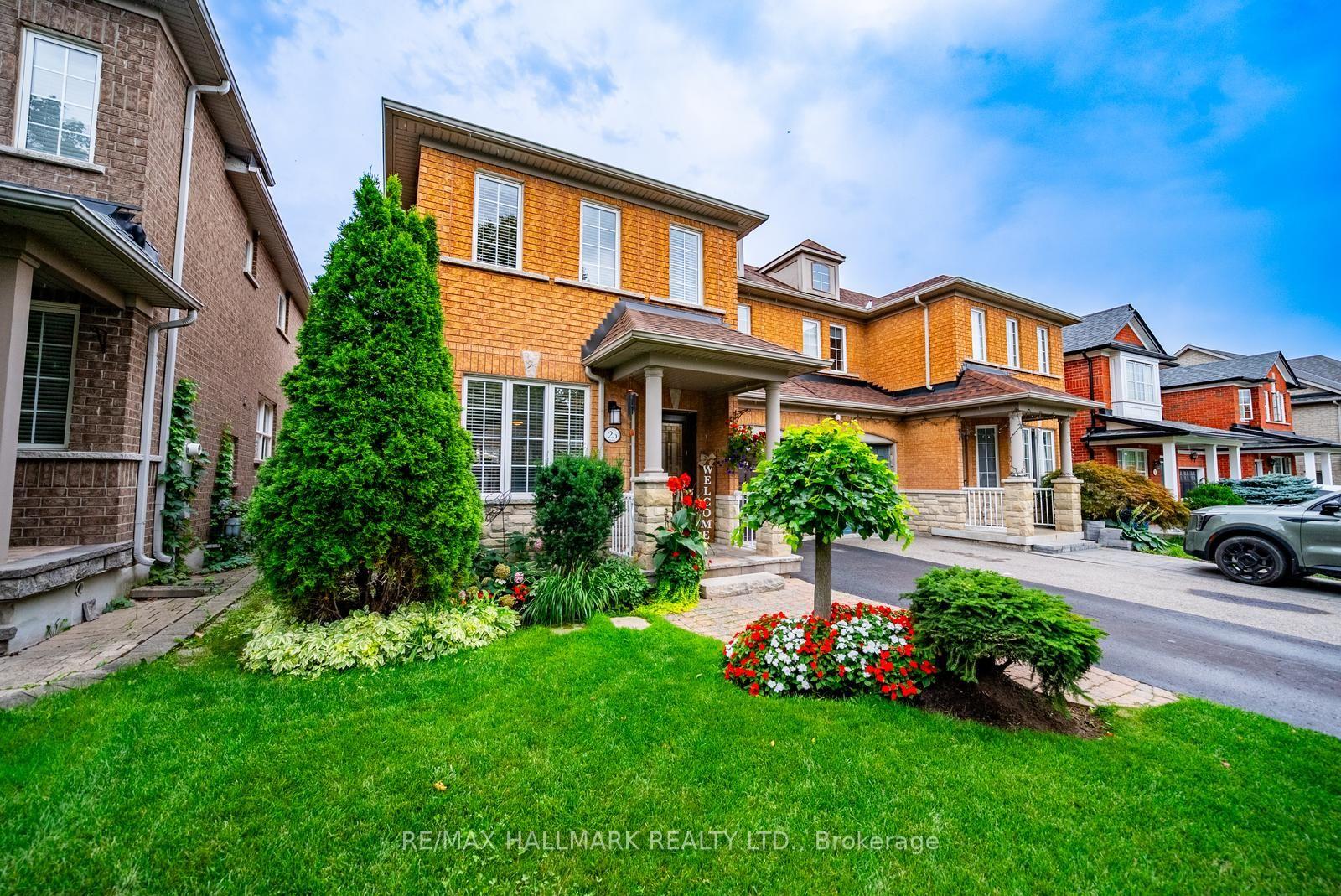 Photo 2 of 25 Starr Crescent, Aurora, Bayview Northeast — HOMEH