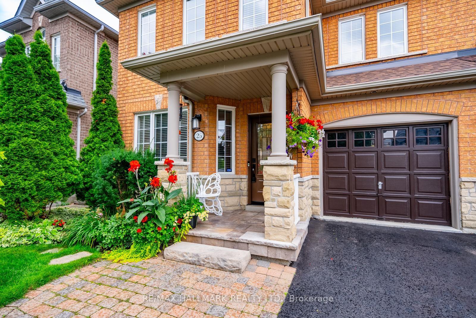Photo 5 of 25 Starr Crescent, Aurora, Bayview Northeast — HOMEH