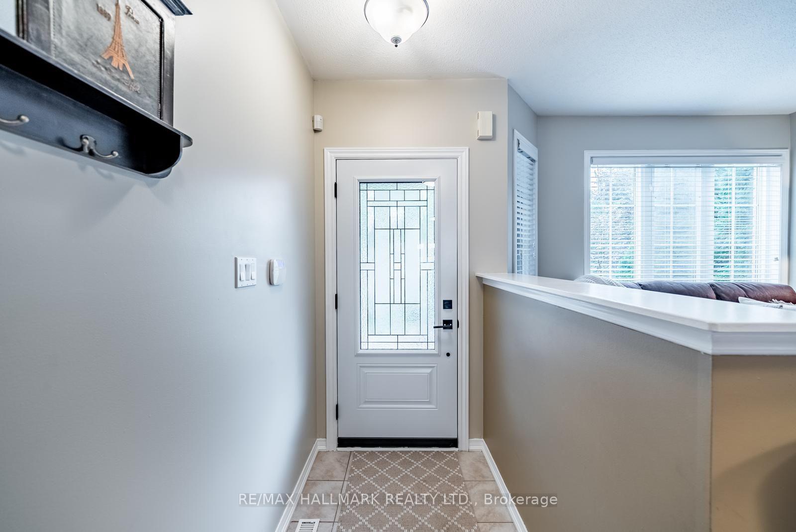 Photo 8 of 25 Starr Crescent, Aurora, Bayview Northeast — HOMEH