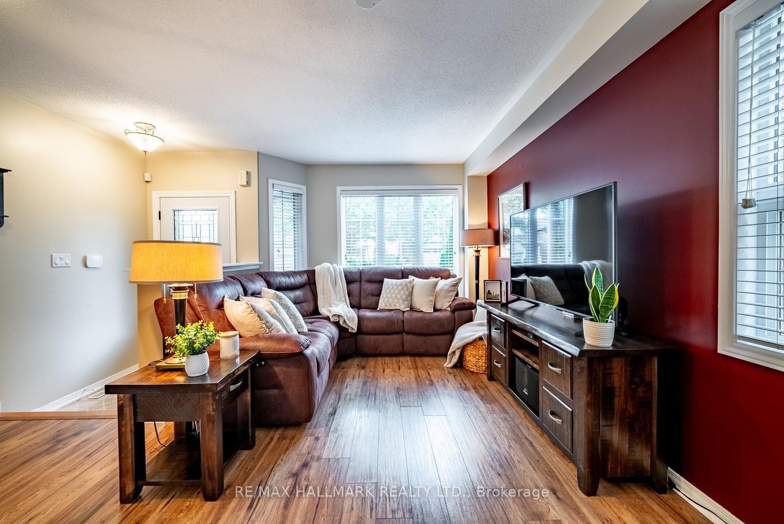 Photo 11 of 25 Starr Crescent, Aurora, Bayview Northeast — HOMEH