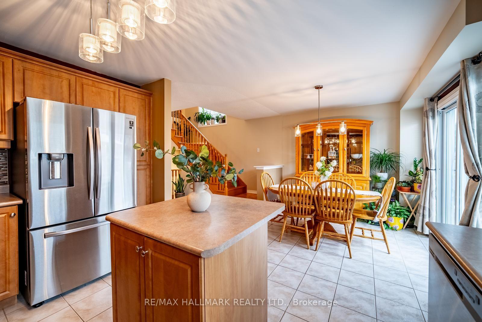 Photo 17 of 25 Starr Crescent, Aurora, Bayview Northeast — HOMEH