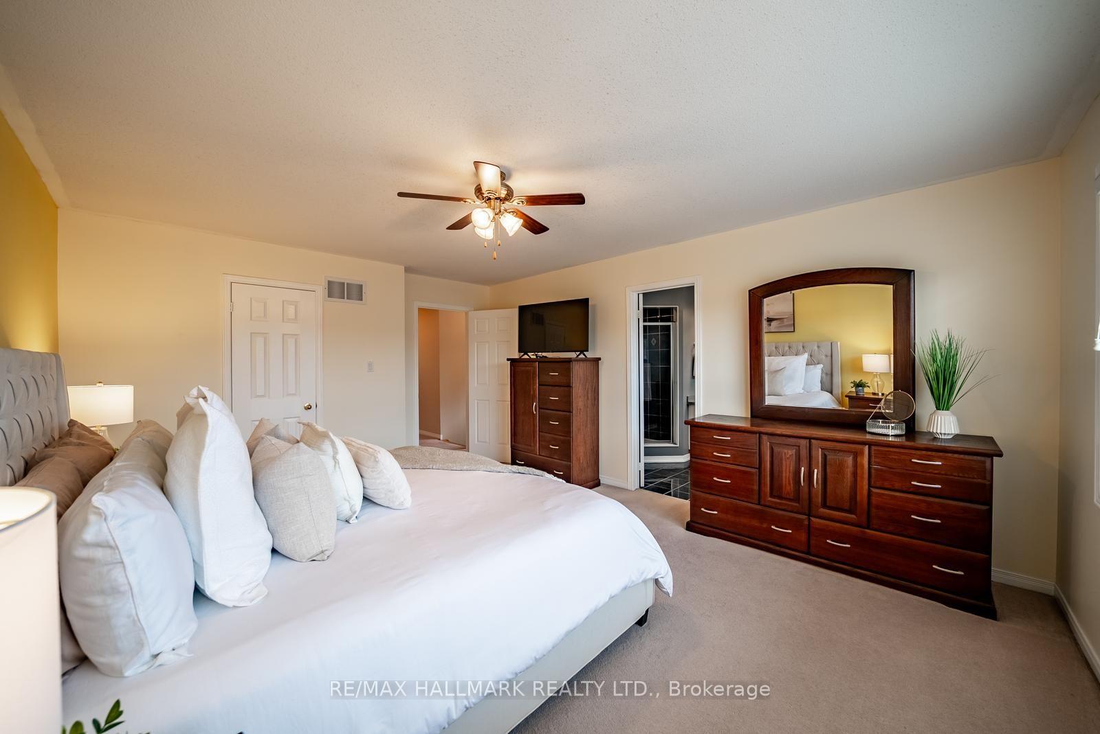 Photo 23 of 25 Starr Crescent, Aurora, Bayview Northeast — HOMEH