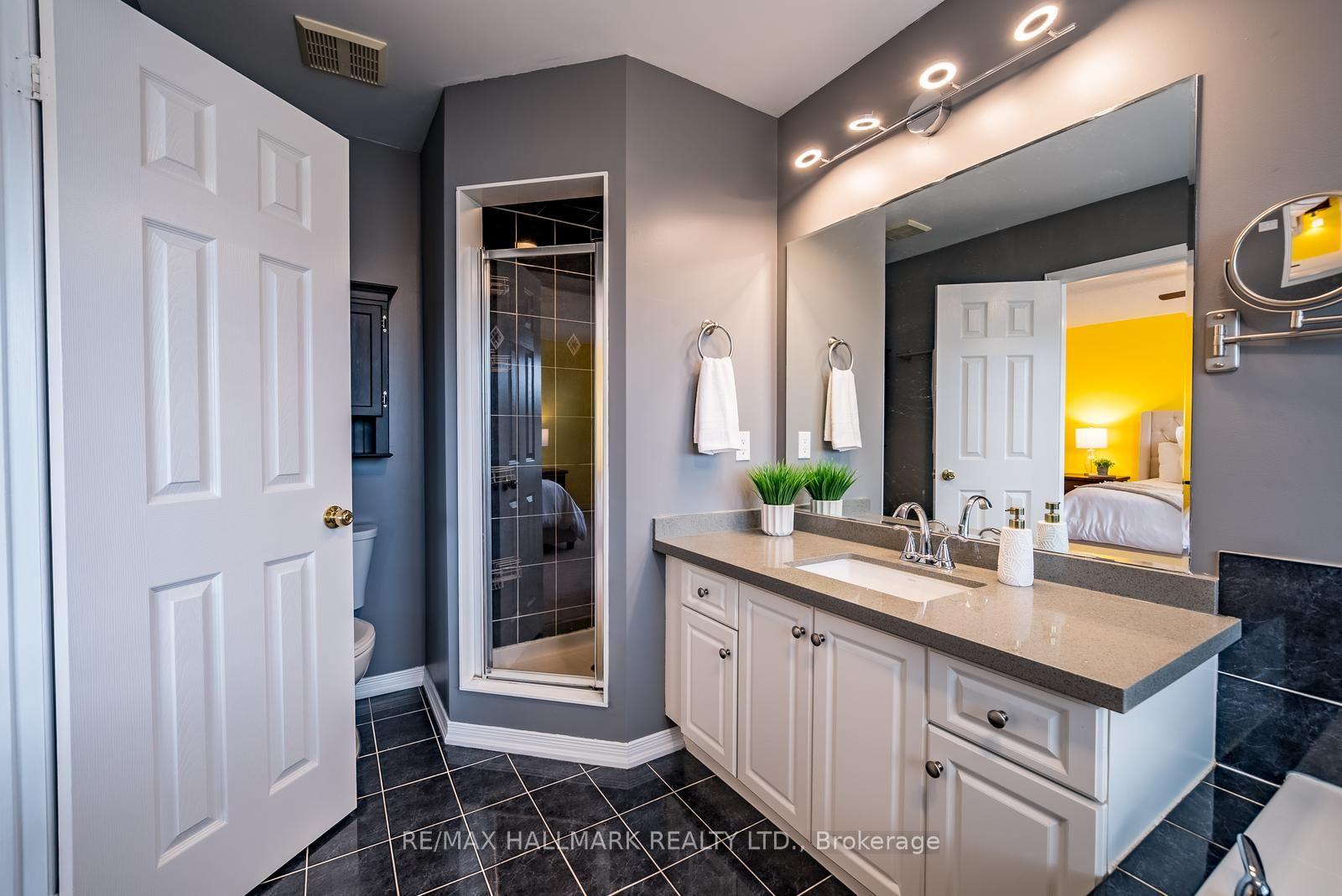 Photo 24 of 25 Starr Crescent, Aurora, Bayview Northeast — HOMEH