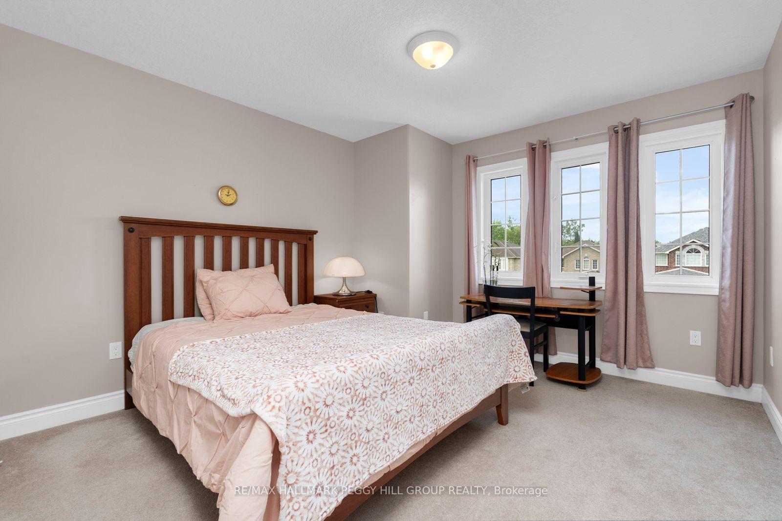 Photo 12 of 77 Graihawk Drive, Barrie, Ardagh — HOMEH