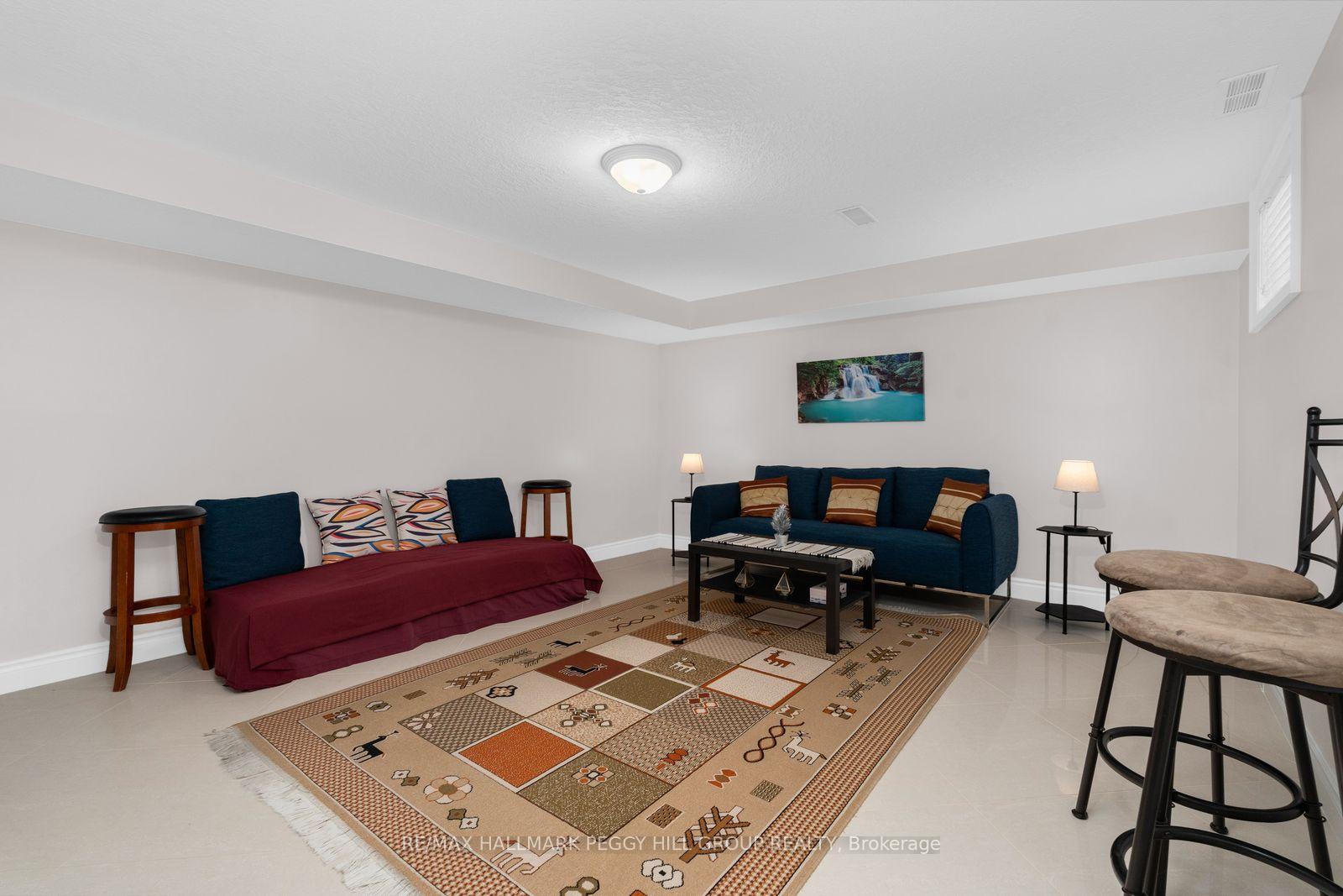 Photo 16 of 77 Graihawk Drive, Barrie, Ardagh — HOMEH