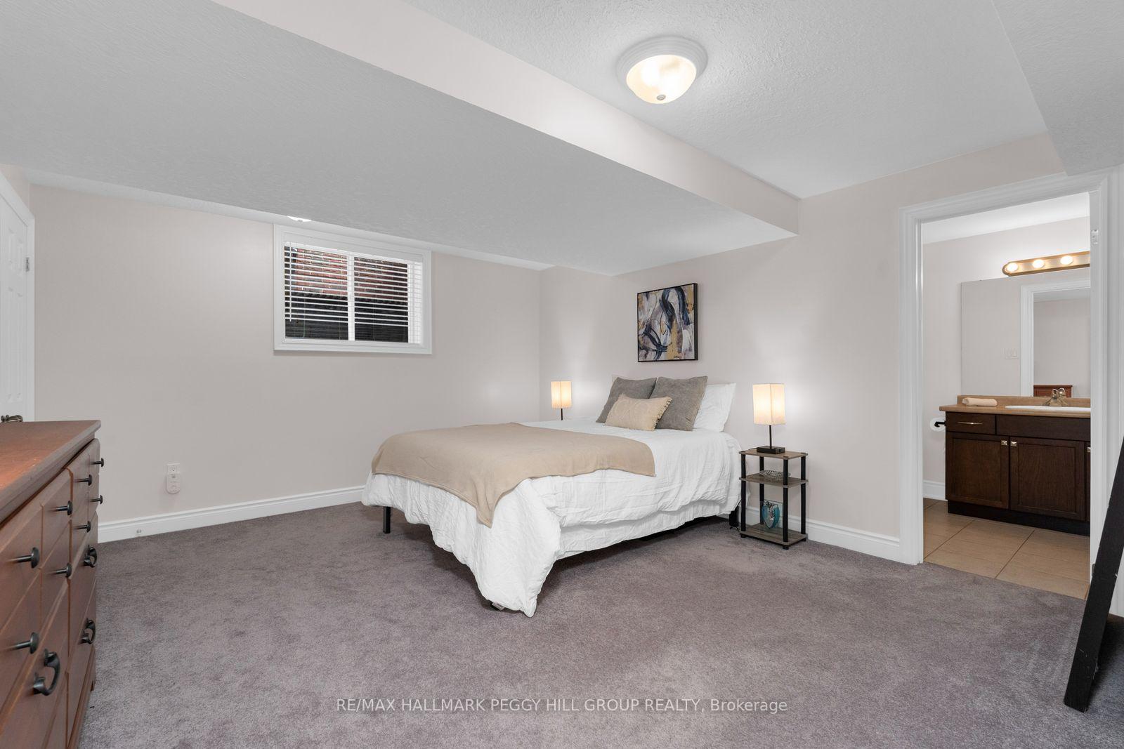 Photo 17 of 77 Graihawk Drive, Barrie, Ardagh — HOMEH