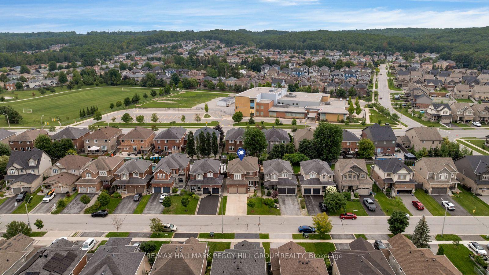 Photo 23 of 77 Graihawk Drive, Barrie, Ardagh — HOMEH