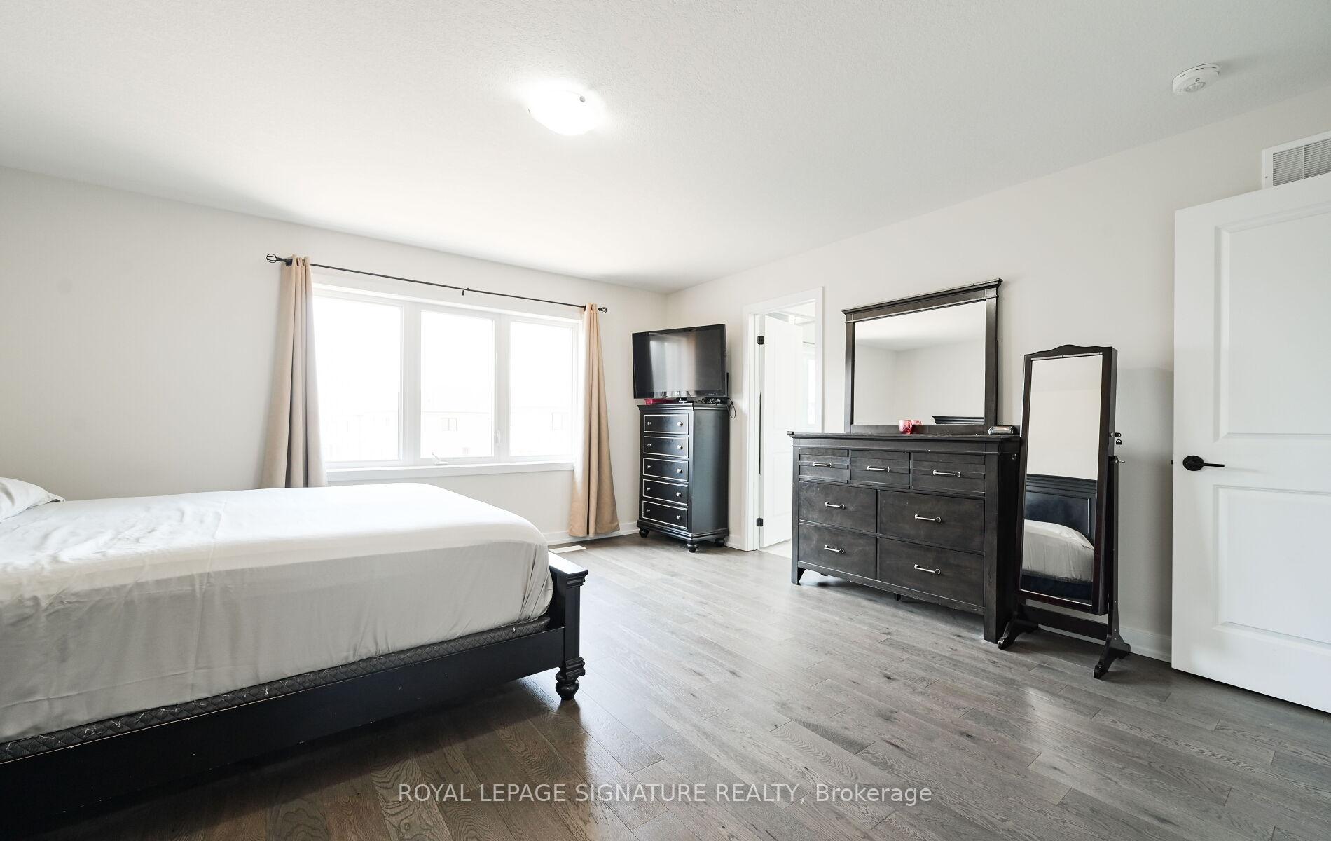 Photo 15 of 56 Lilac Circle, Haldimand — HOMEH