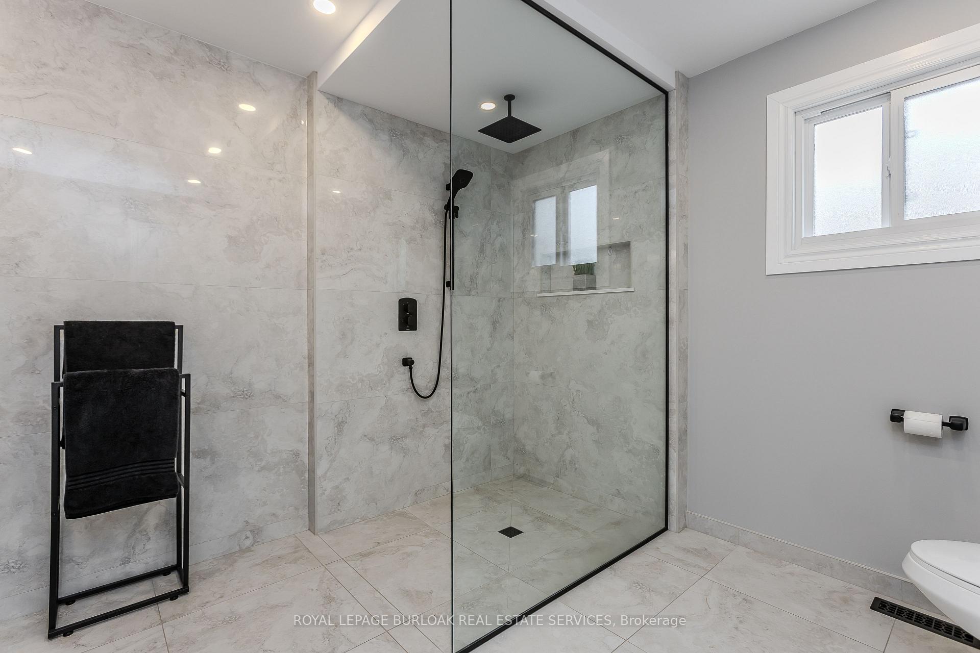 Photo 20 of 1238 Sable Drive, Burlington, Brant — HOMEH