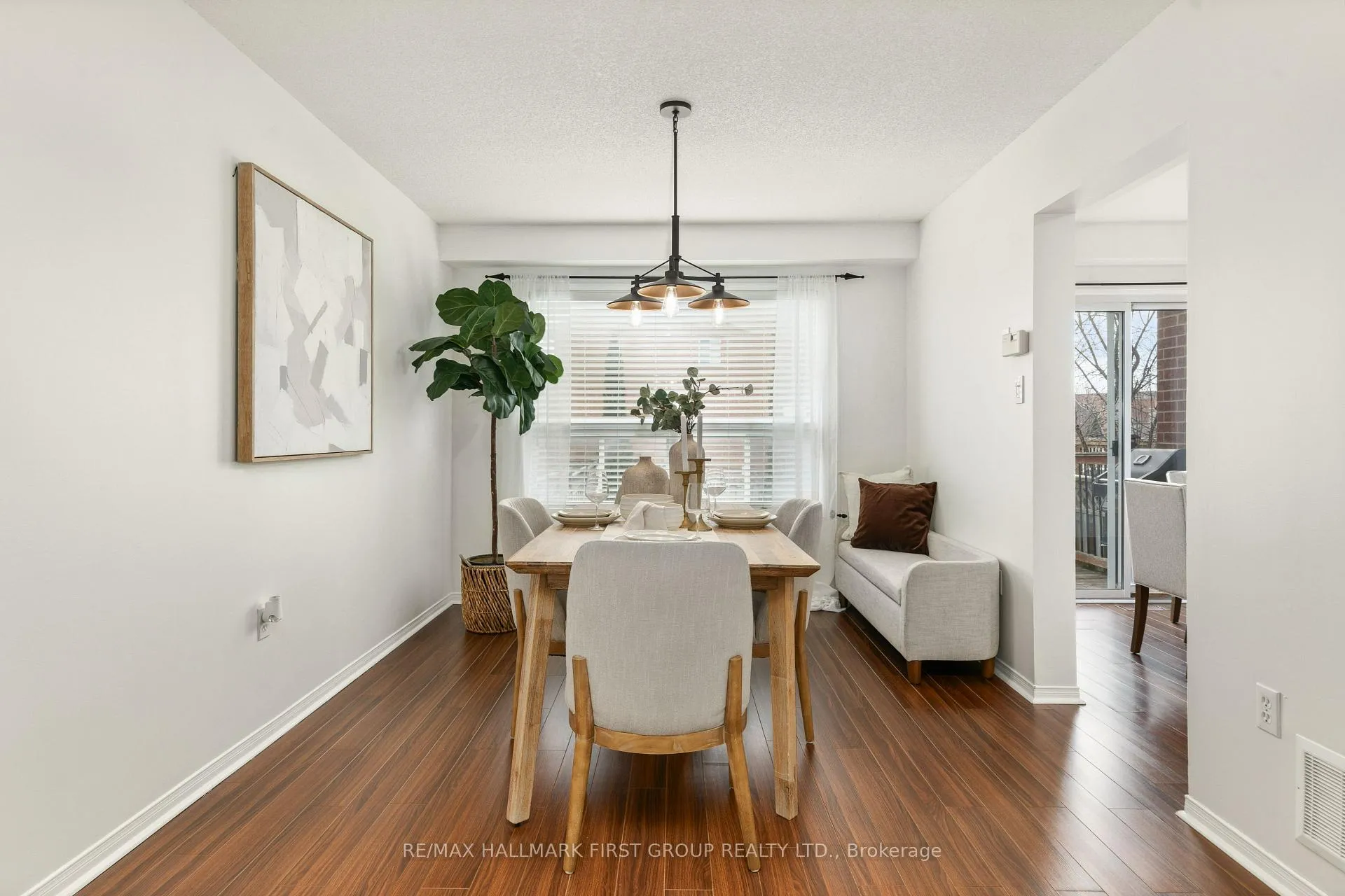 Photo 9 of 72 Landerville Lane, Clarington, Bowmanville — HOMEH