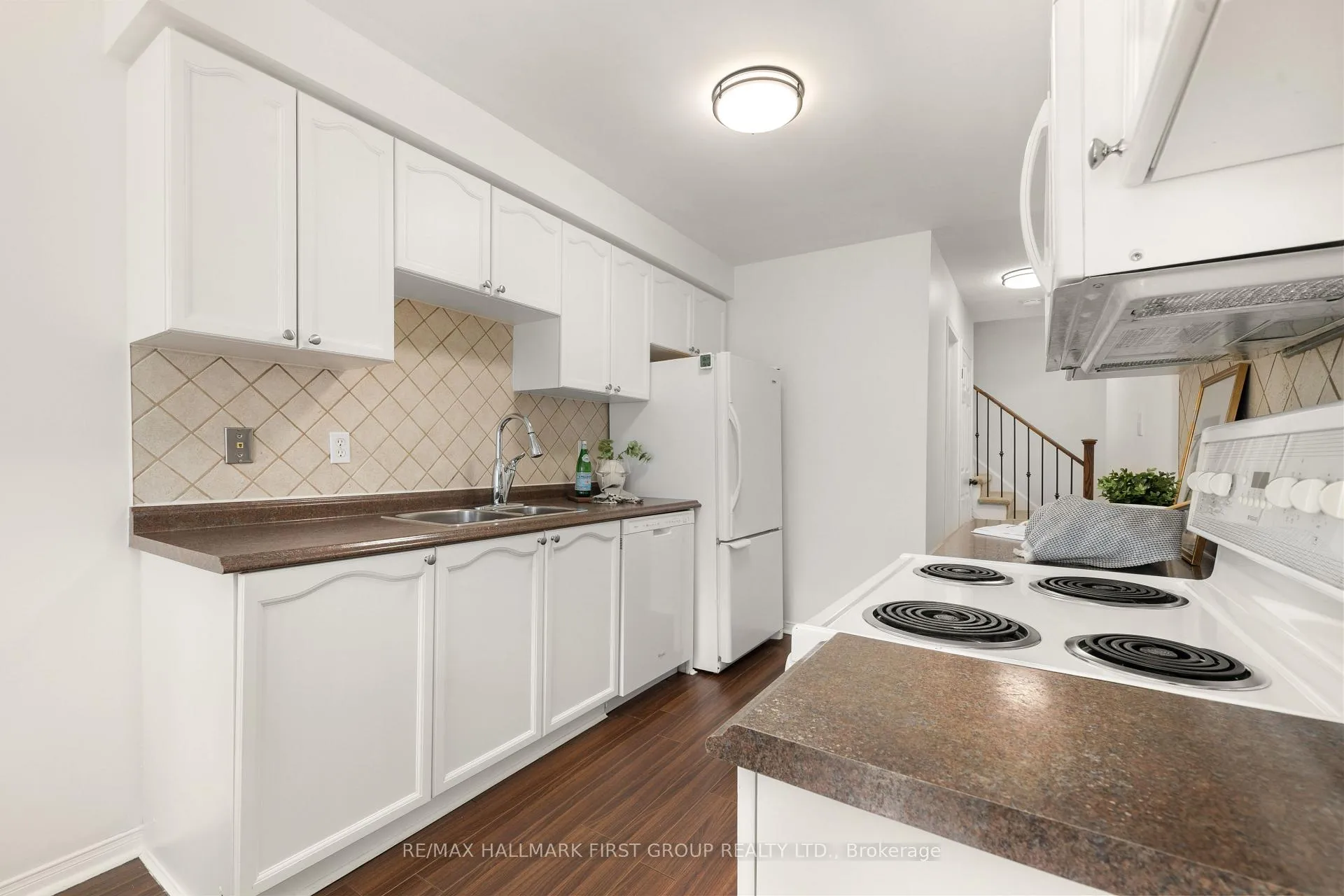 Photo 16 of 72 Landerville Lane, Clarington, Bowmanville — HOMEH