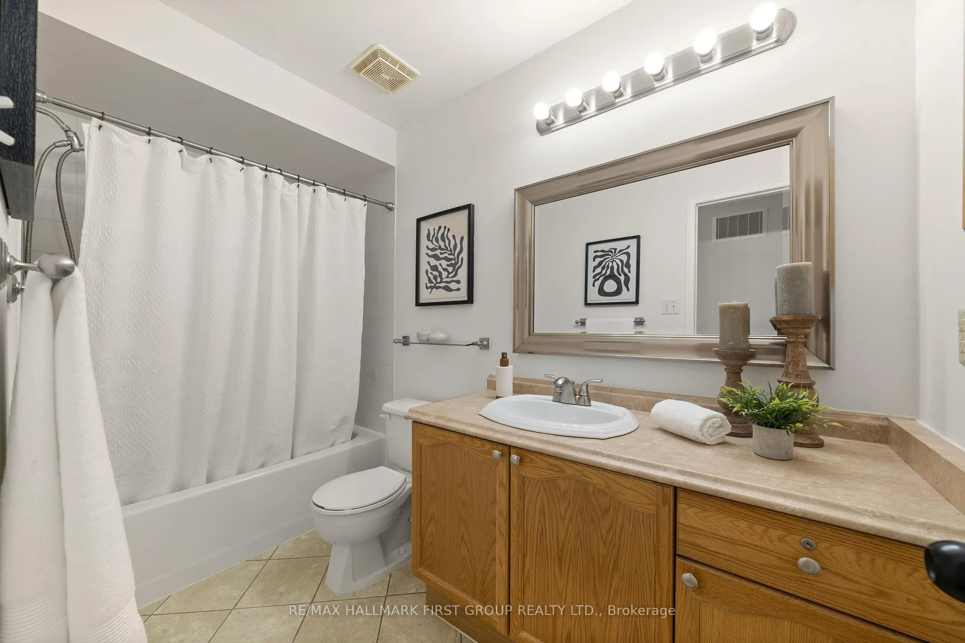 Photo 25 of 72 Landerville Lane, Clarington, Bowmanville — HOMEH