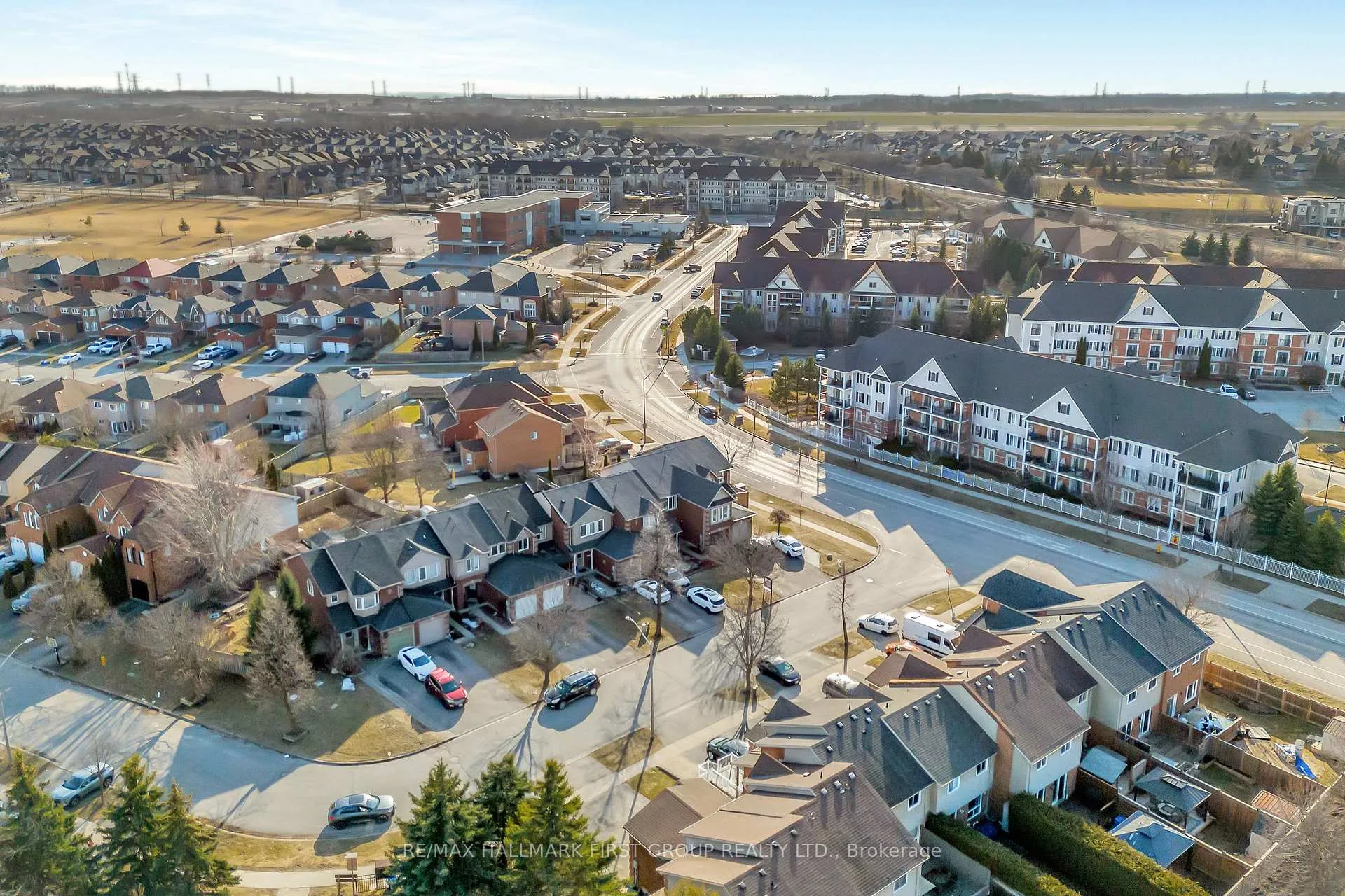 Photo 45 of 72 Landerville Lane, Clarington, Bowmanville — HOMEH