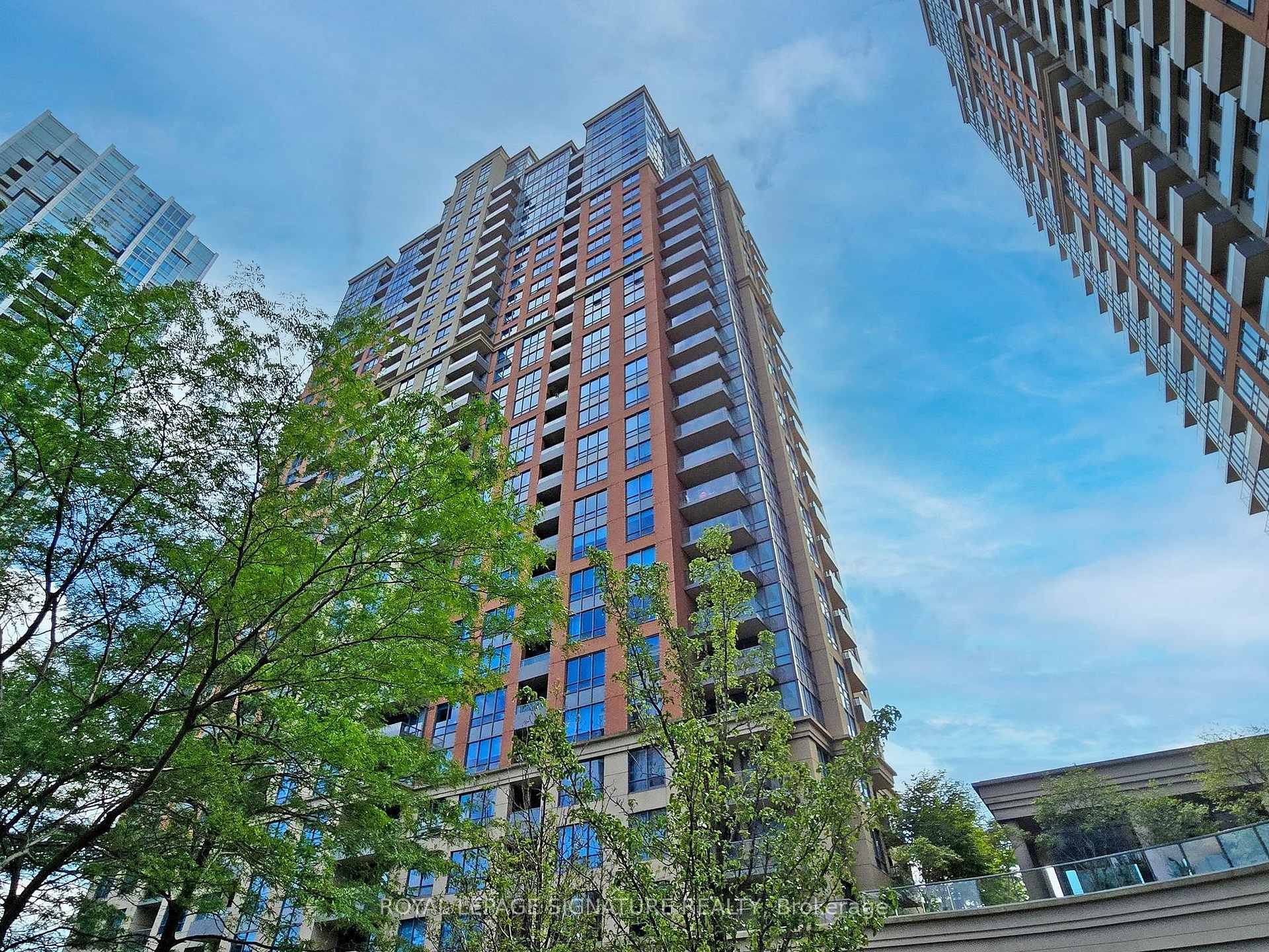 Front of Unit 1853, 25 Viking Lane