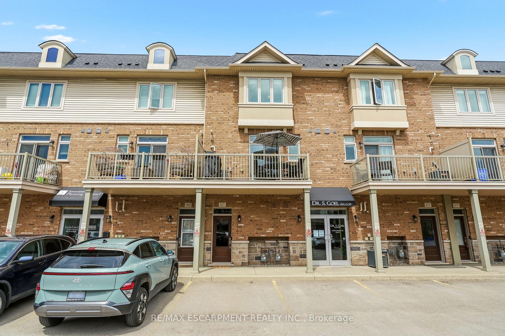 Photo 2 of Unit 39, 4171 Palermo Common, Burlington, Shoreacres — HOMEH