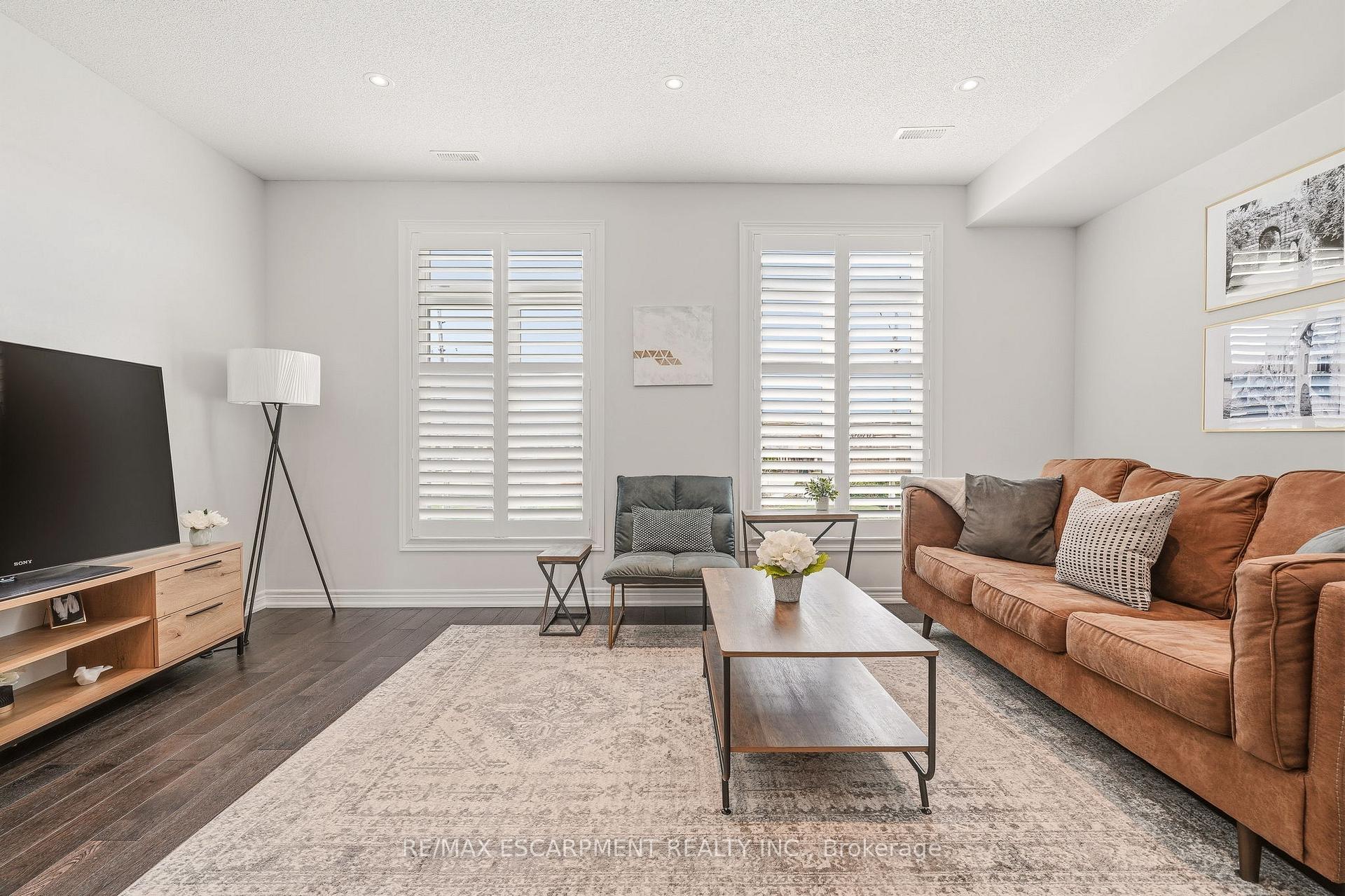 Photo 4 of Unit 39, 4171 Palermo Common, Burlington, Shoreacres — HOMEH