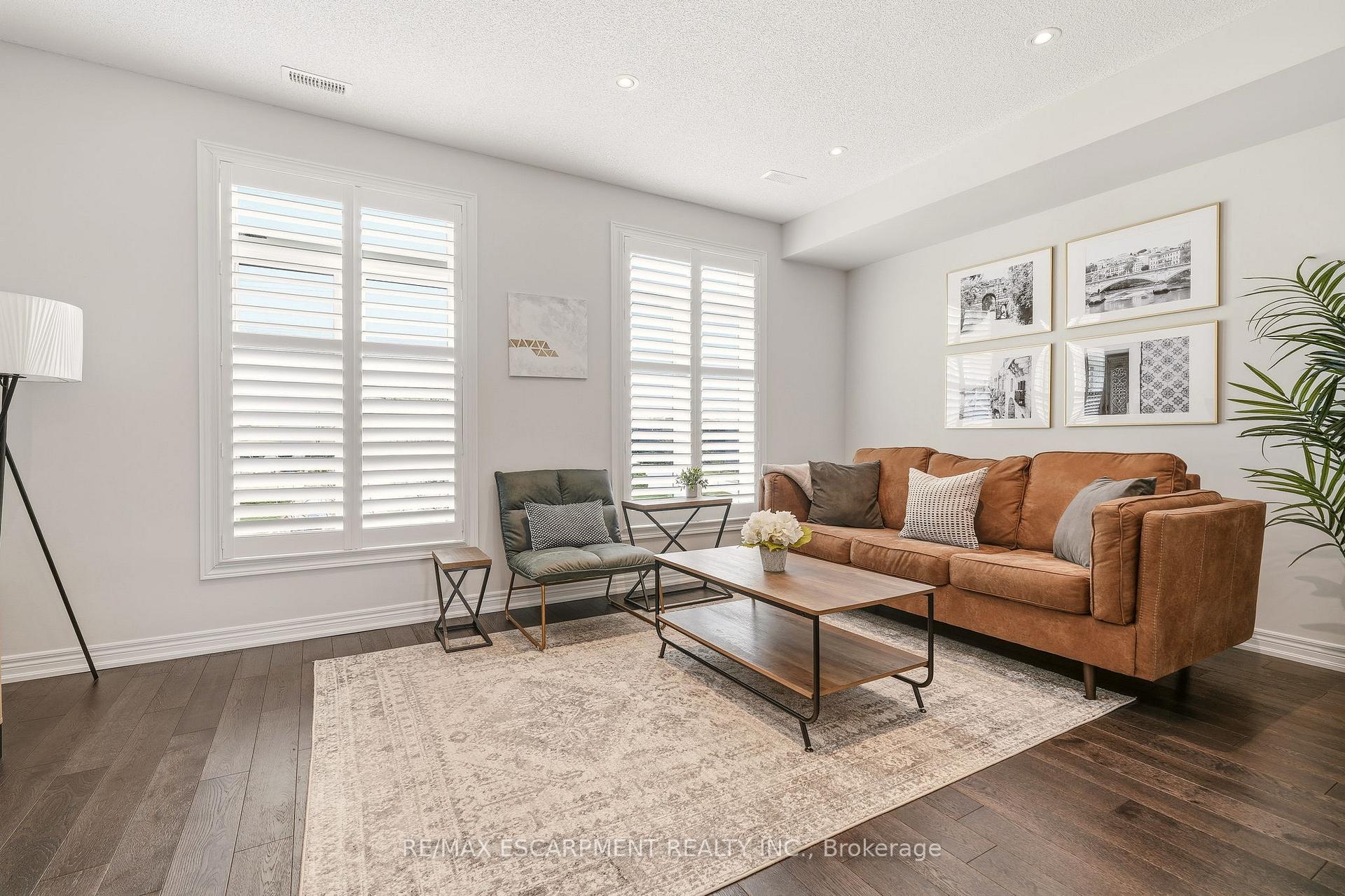 Photo 5 of Unit 39, 4171 Palermo Common, Burlington, Shoreacres — HOMEH