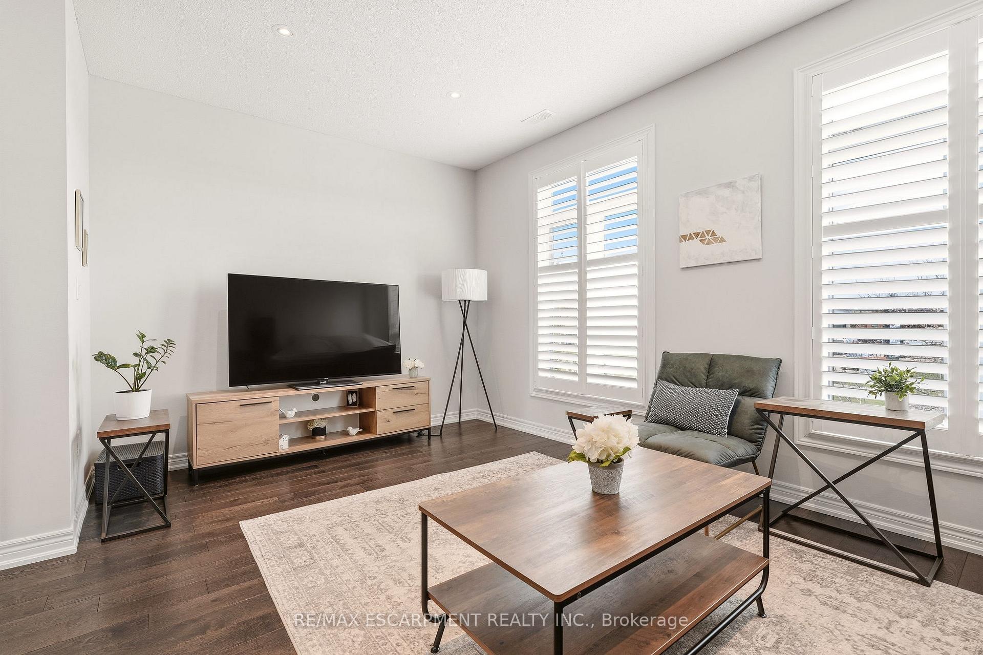 Photo 6 of Unit 39, 4171 Palermo Common, Burlington, Shoreacres — HOMEH