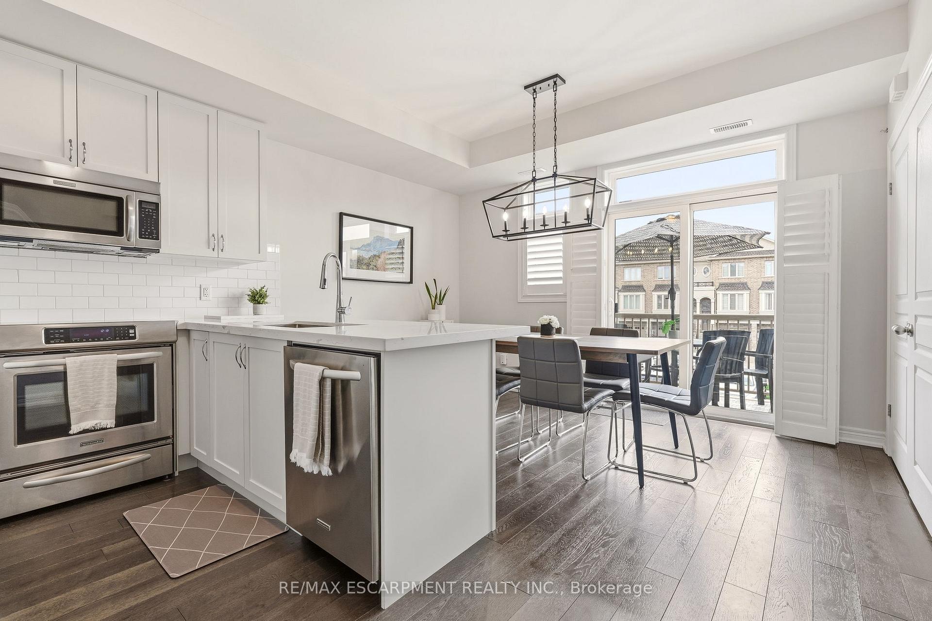 Photo 8 of Unit 39, 4171 Palermo Common, Burlington, Shoreacres — HOMEH