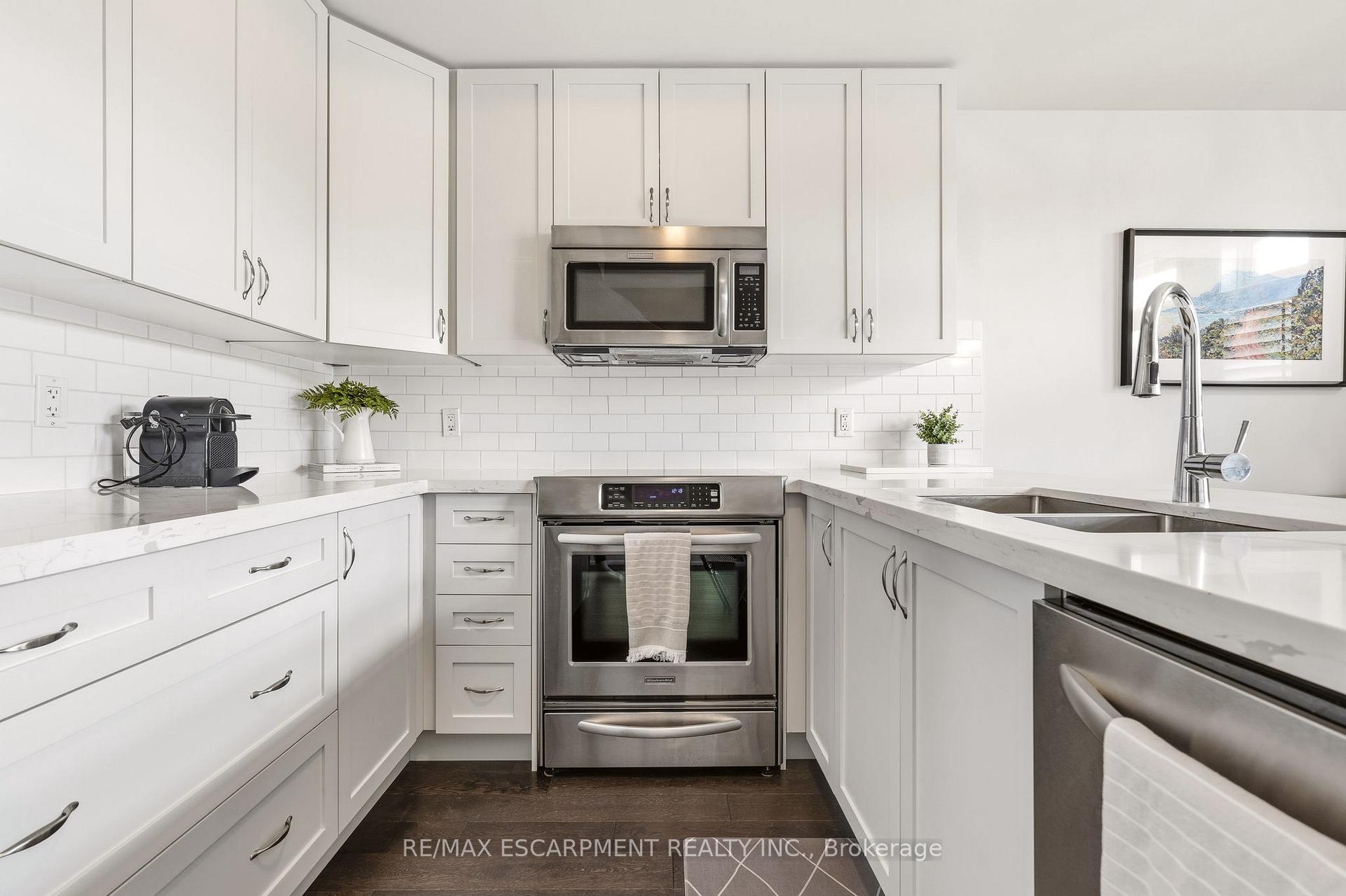 Photo 9 of Unit 39, 4171 Palermo Common, Burlington, Shoreacres — HOMEH