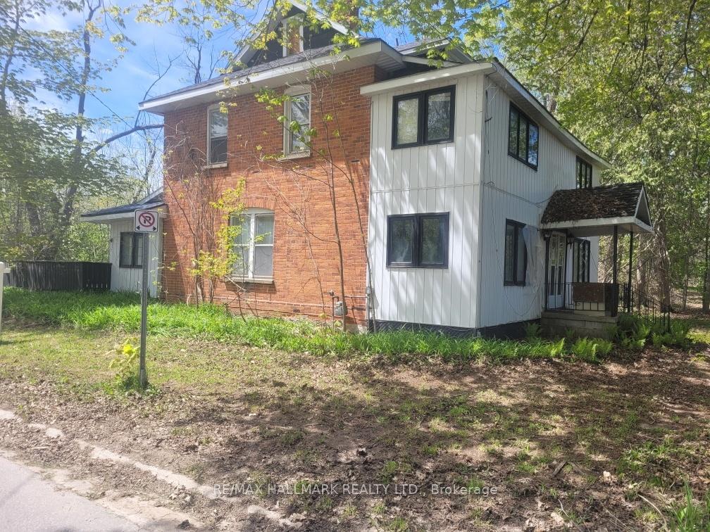 Photo 1 of 26 Lakeshore Road W, Oro-Medonte, Rural Oro-Medonte — HOMEH