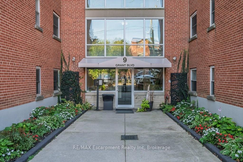 Photo 2 of Unit 201, 9 Grant Boulevard, Hamilton, Dundas — HOMEH