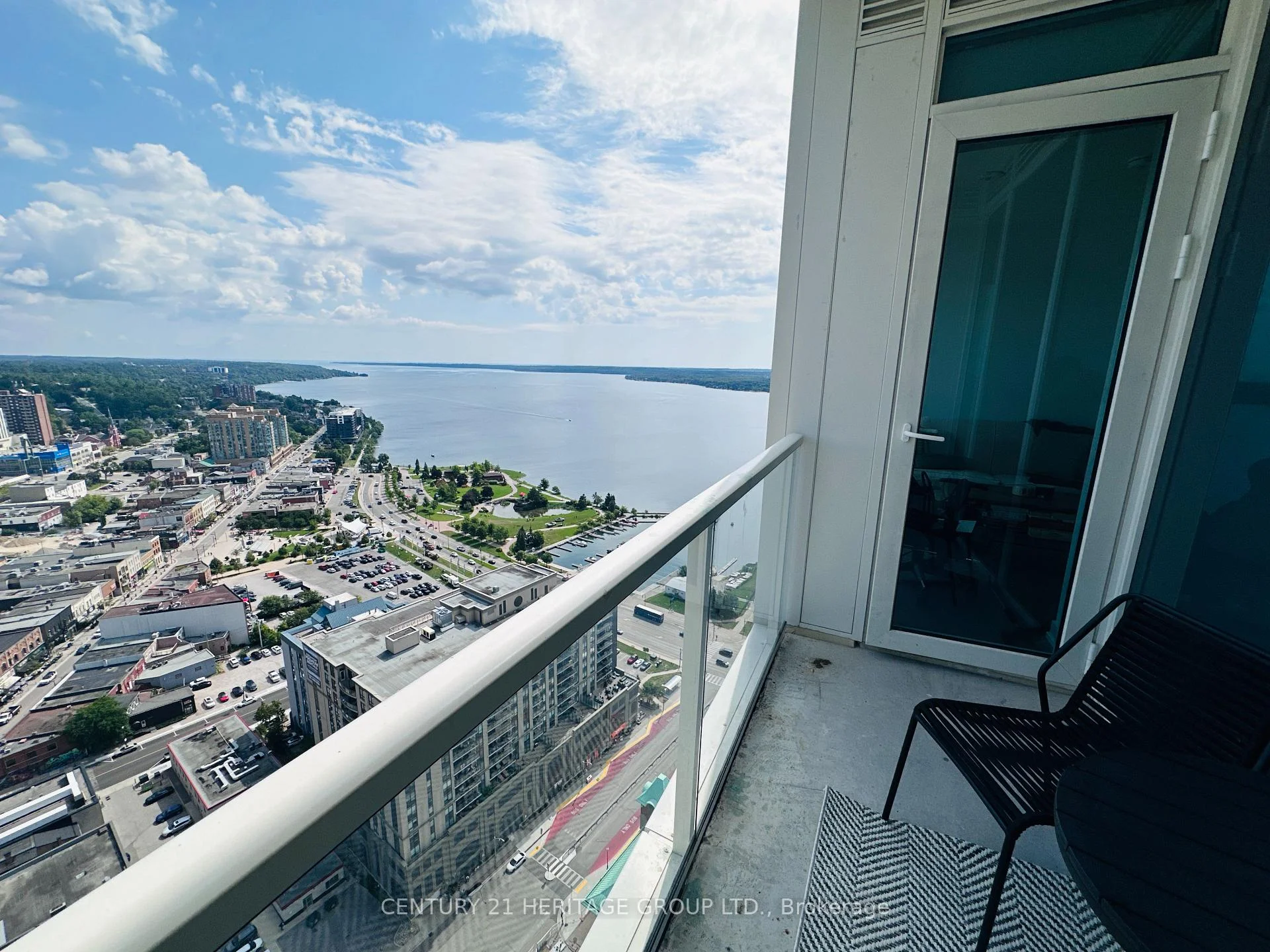 Photo 15 of 39 Mary Street, Barrie, City Centre — HOMEH
