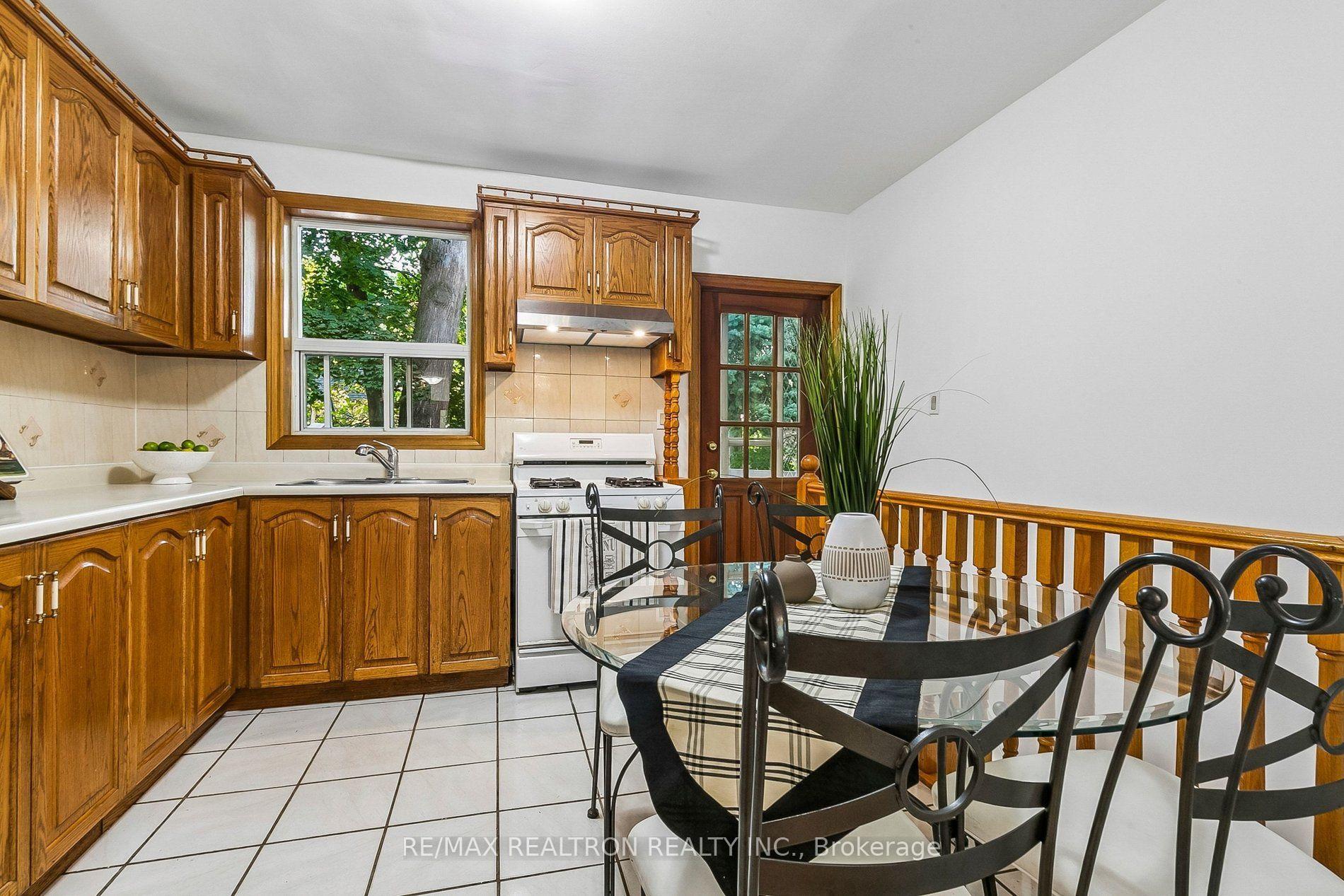 Photo 7 of 79 Glenmount Park Road, Toronto, East End-Danforth — HOMEH