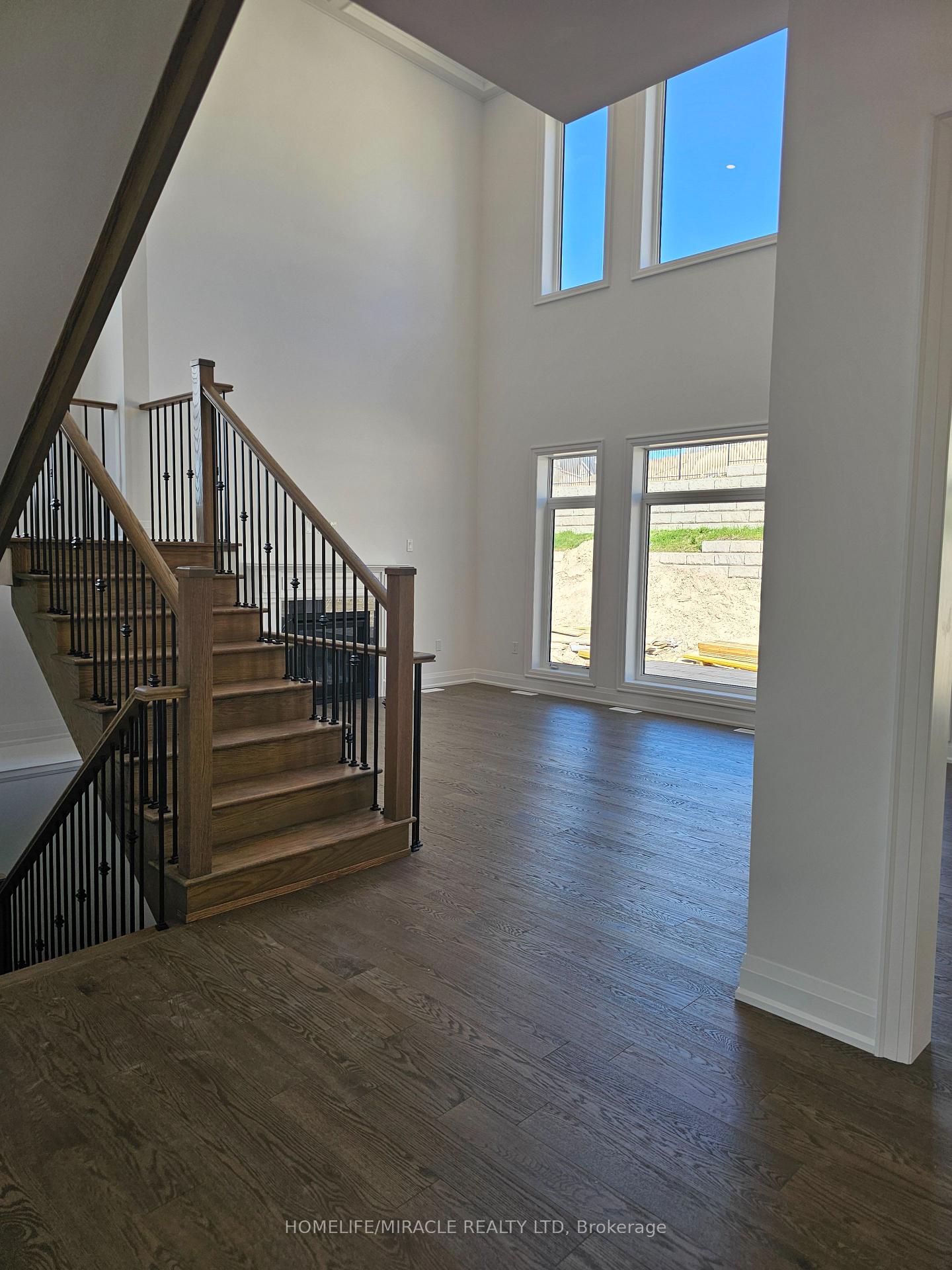 Photo 11 of 30 Pearsall Place, Oro-Medonte, Rural Oro-Medonte — HOMEH