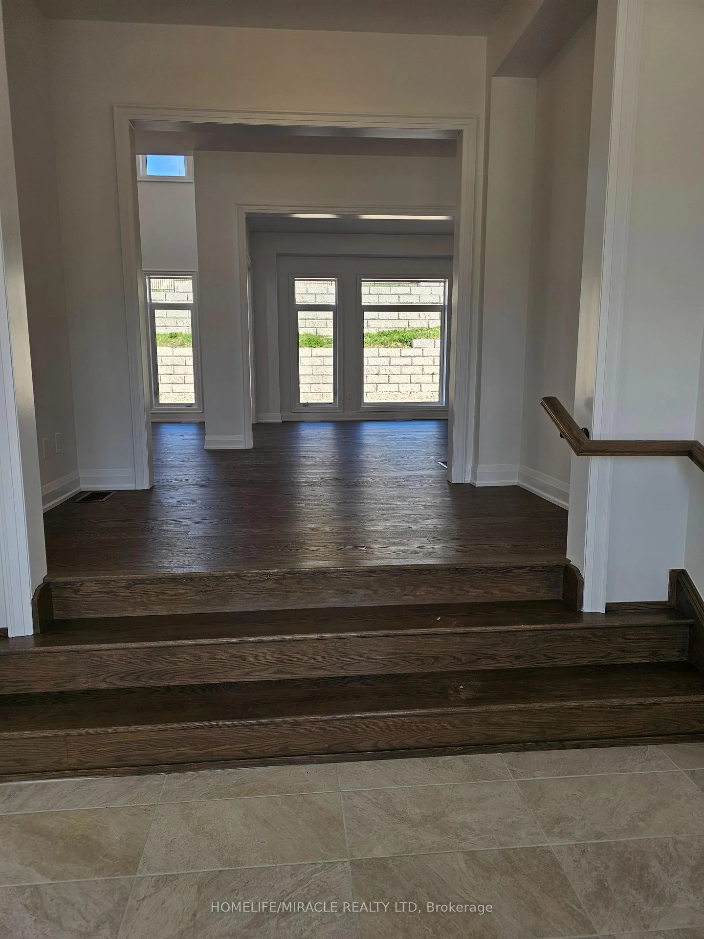 Photo 5 of 30 Pearsall Place, Oro-Medonte, Rural Oro-Medonte — HOMEH